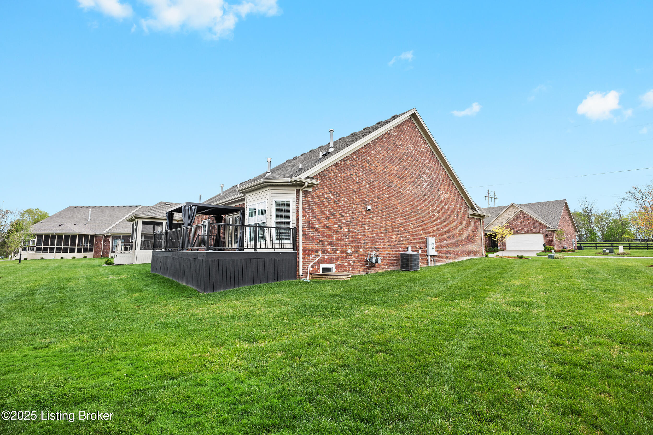 104 Whispering Pines Cir