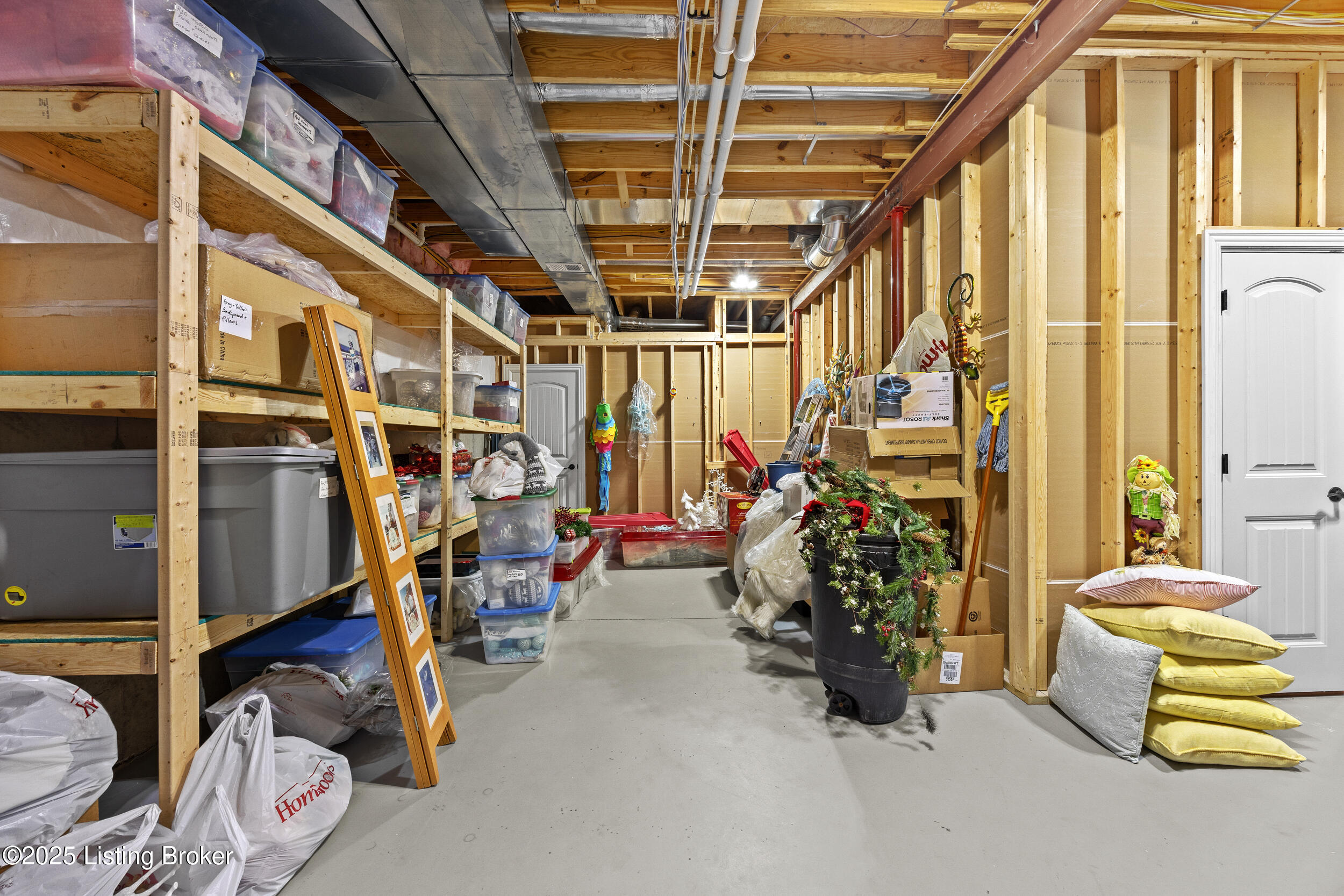 104 Whispering Pines Cir