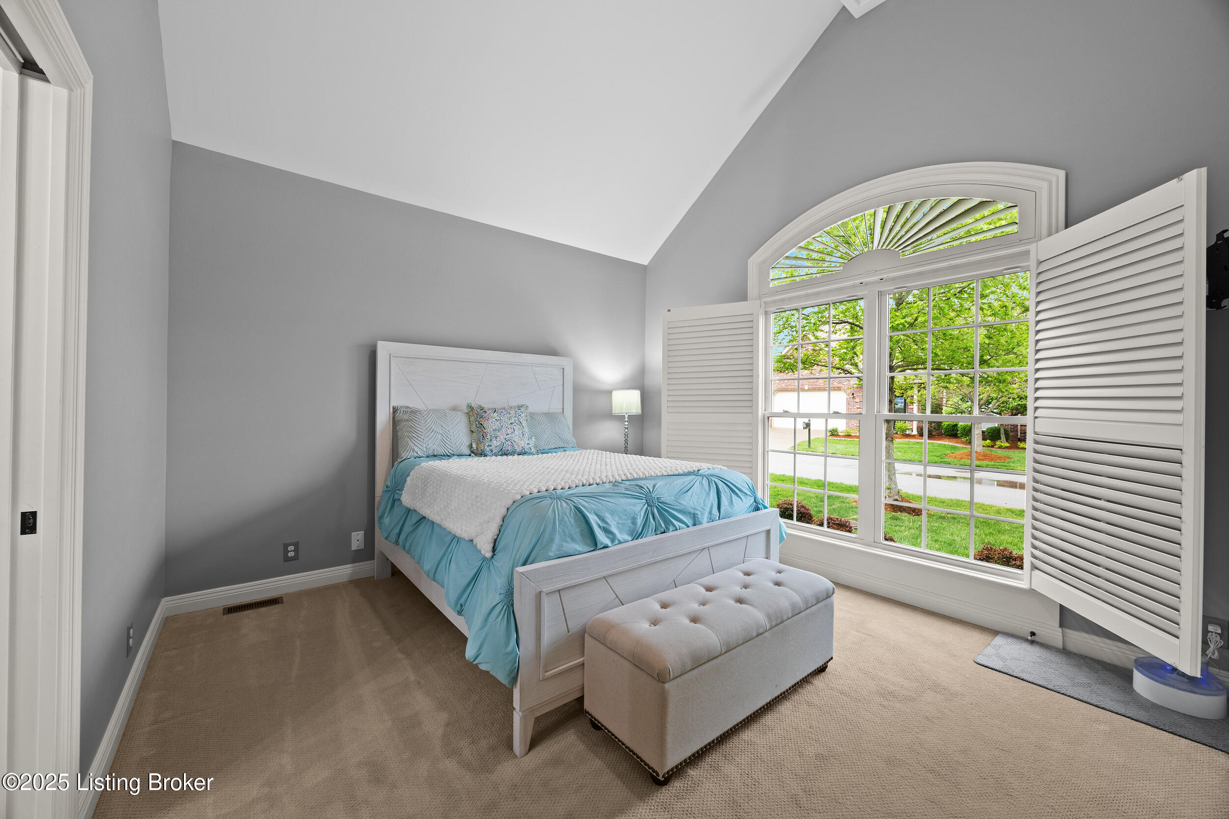 104 Whispering Pines Cir