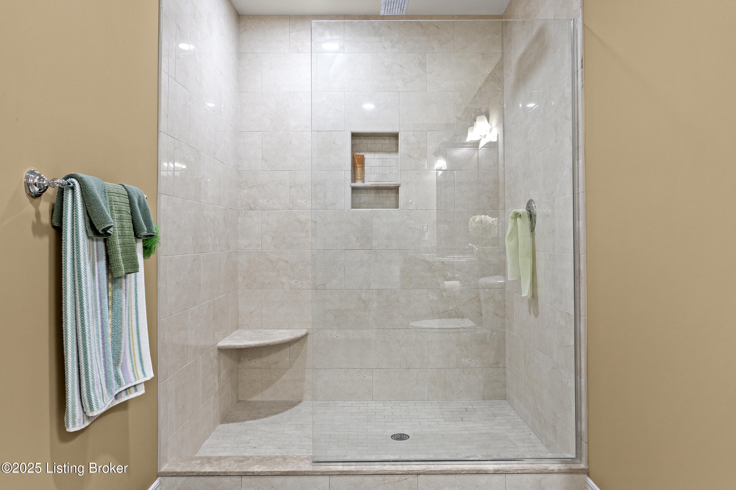 104 Whispering Pines Cir