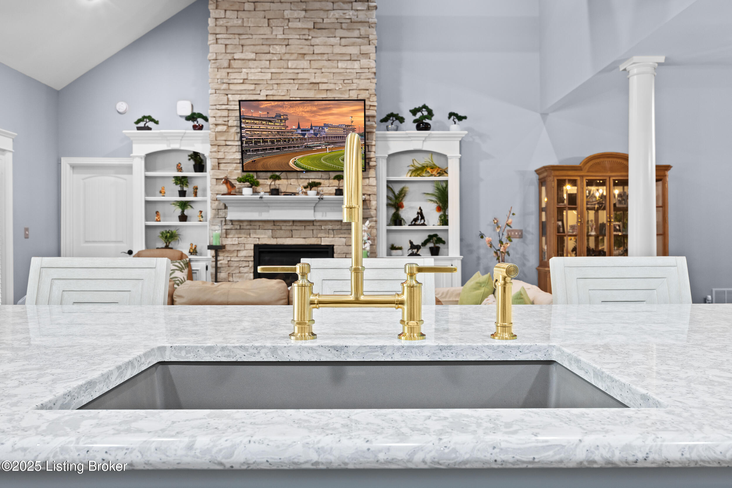 104 Whispering Pines Cir