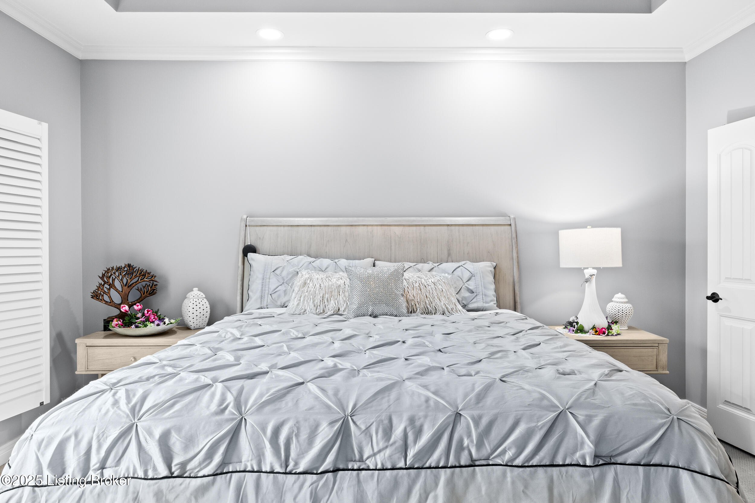 104 Whispering Pines Cir