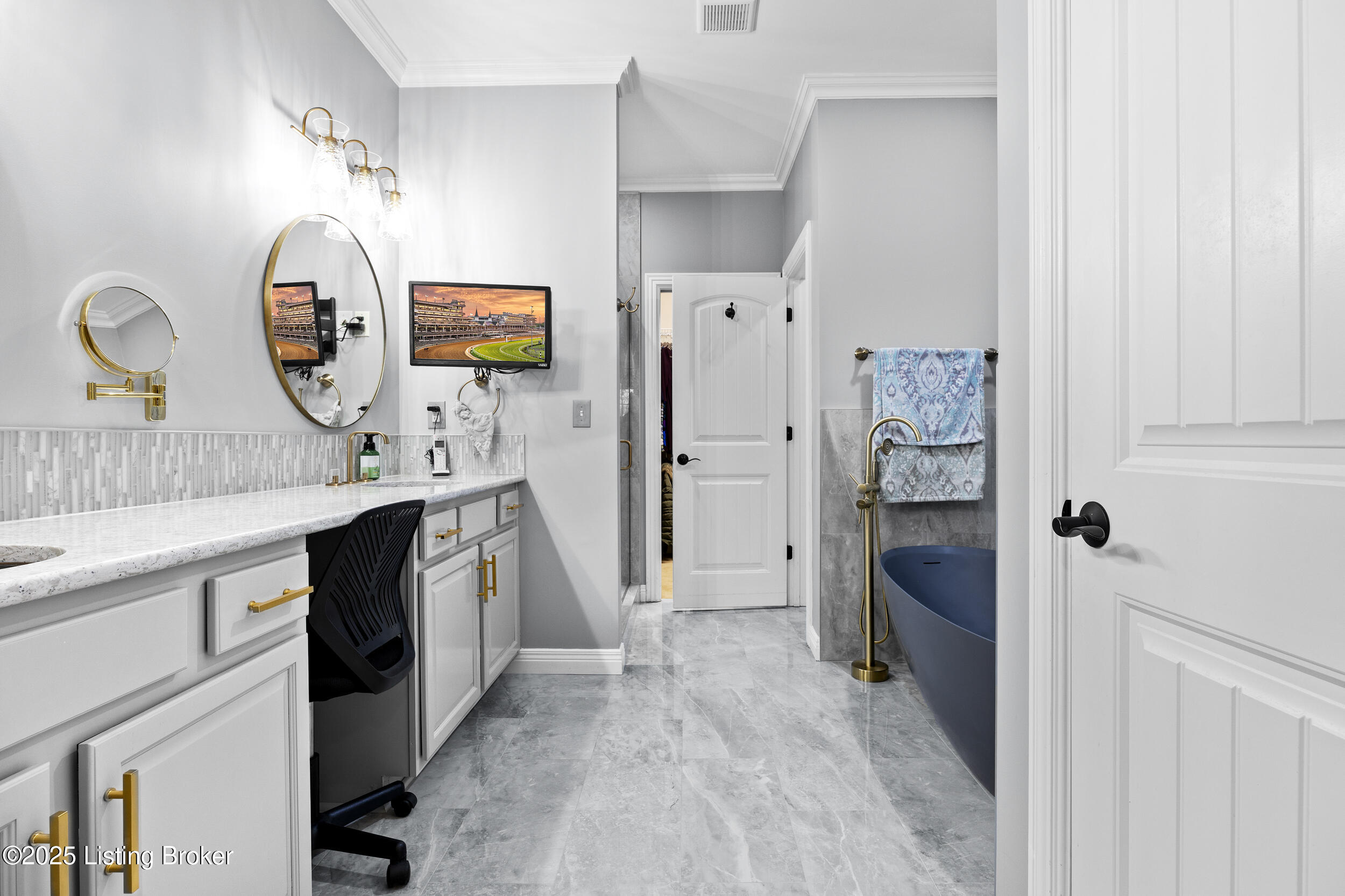 104 Whispering Pines Cir