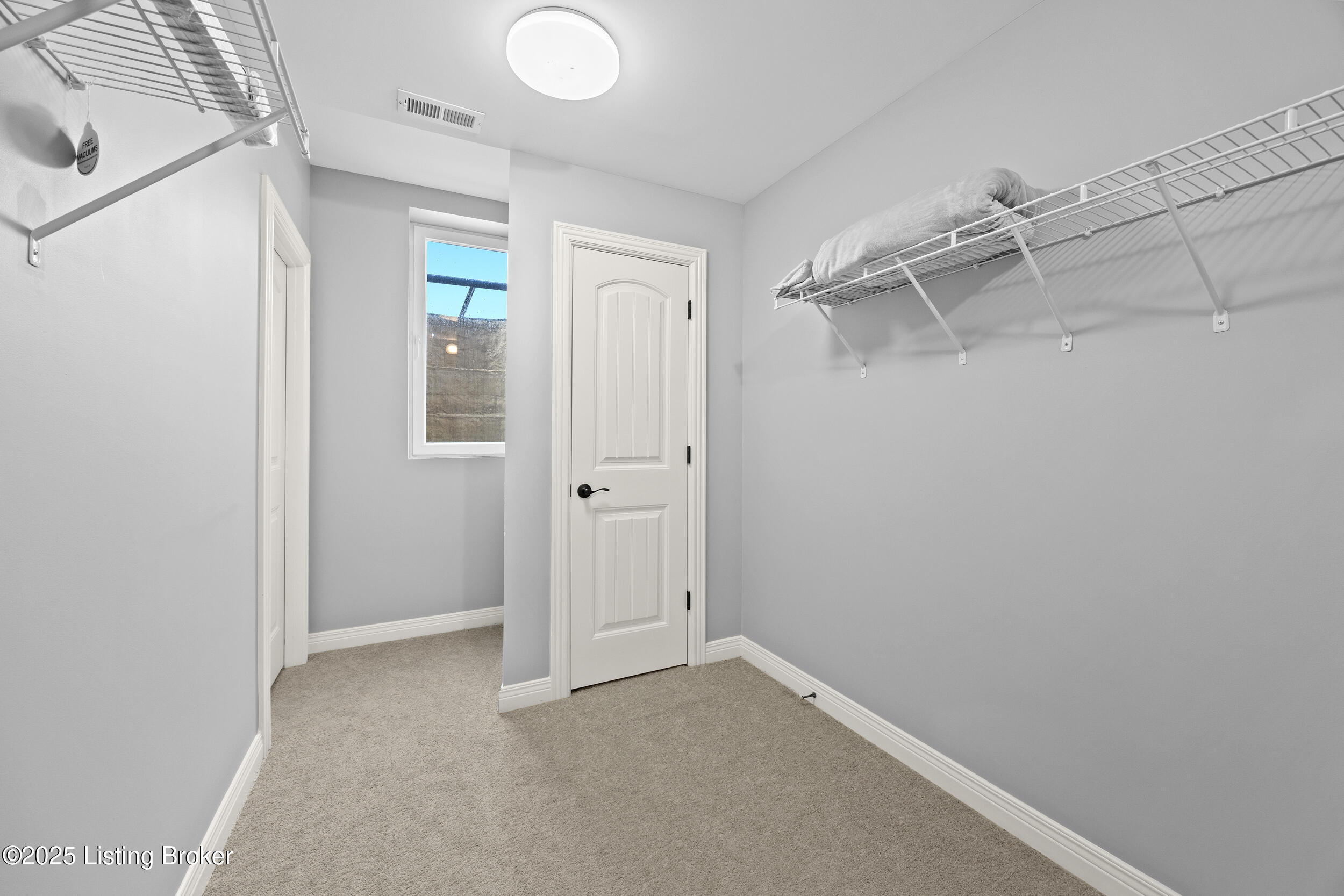 104 Whispering Pines Cir