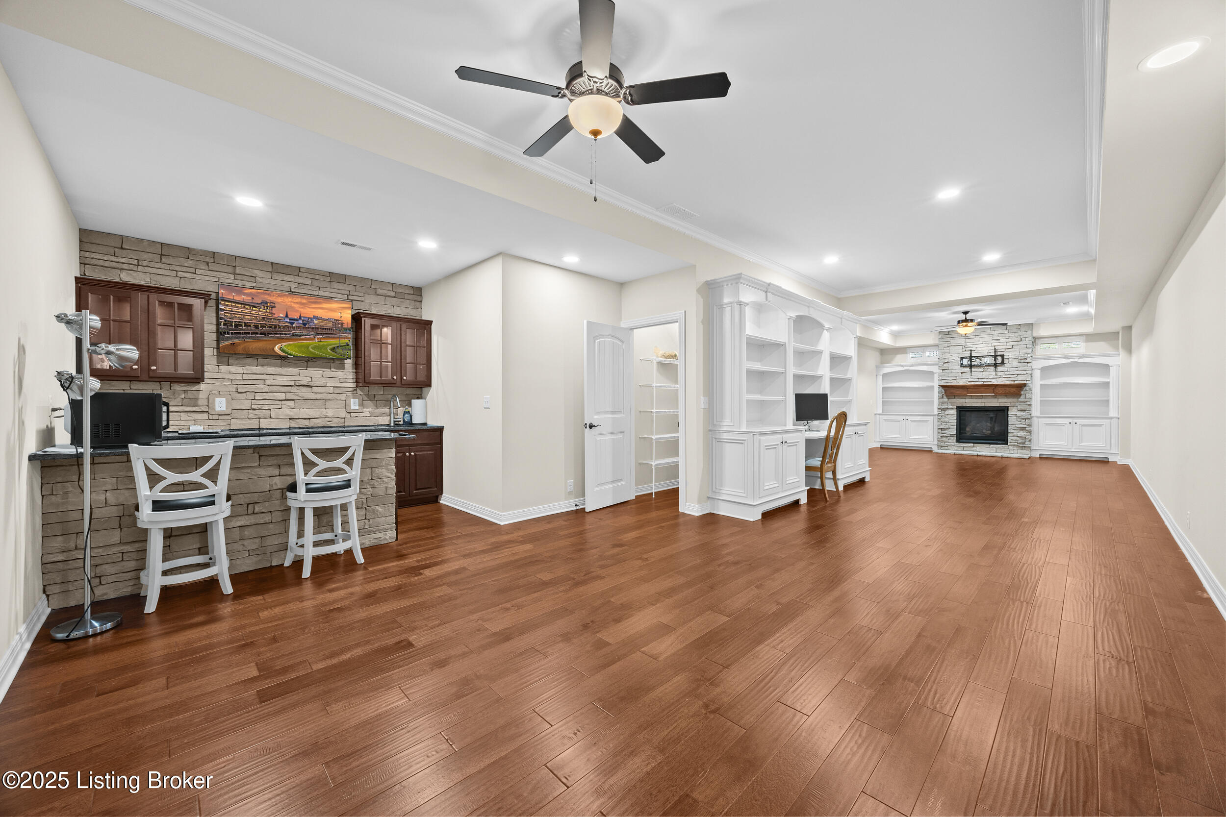 104 Whispering Pines Cir