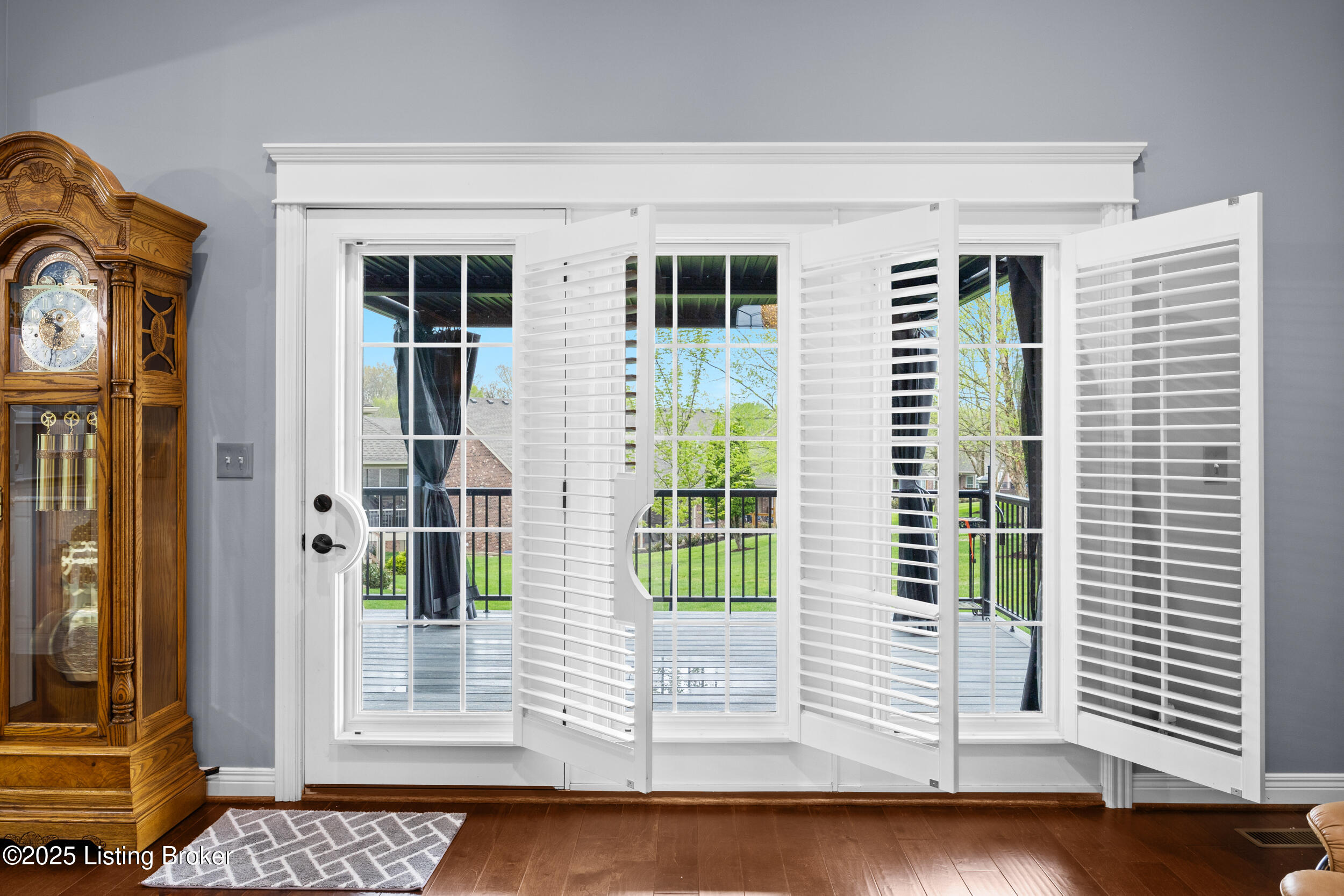 104 Whispering Pines Cir