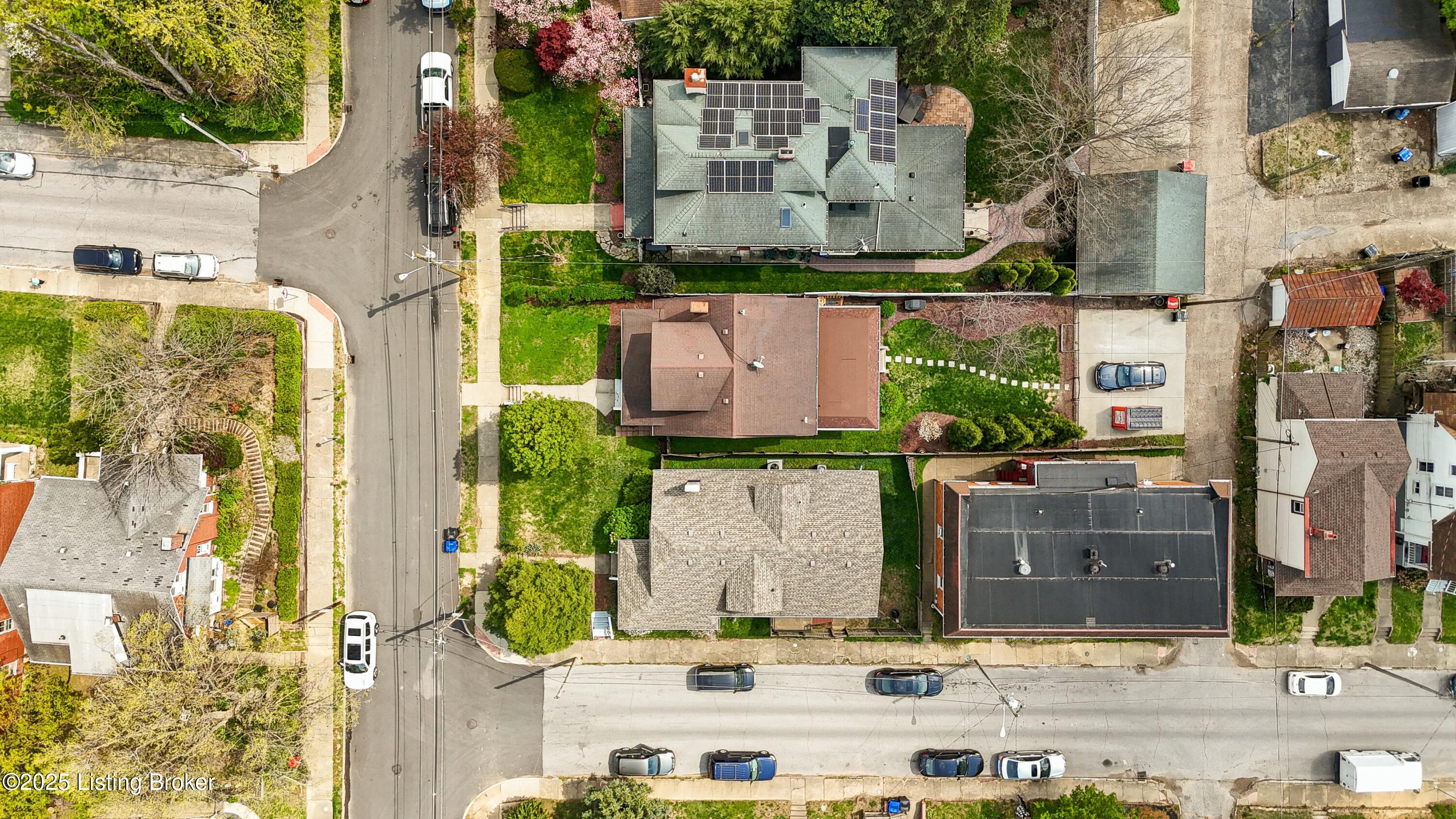 1740 Fernwood Ave