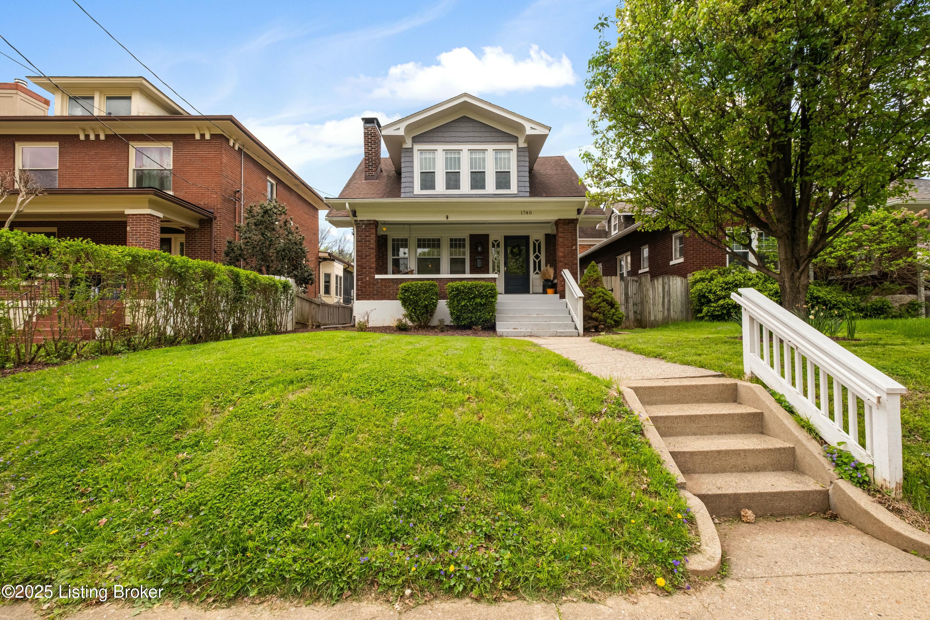 1740 Fernwood Ave
