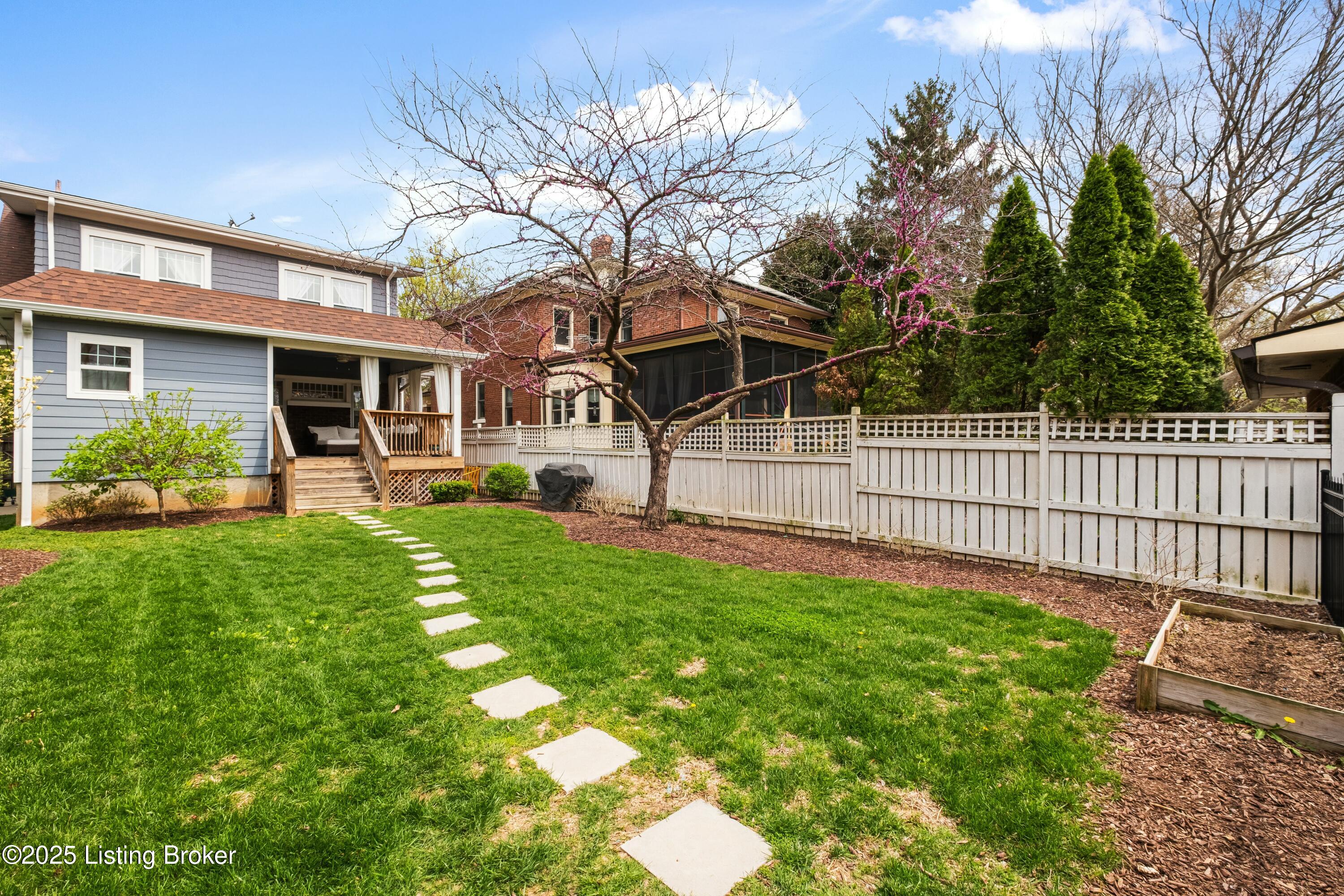 1740 Fernwood Ave