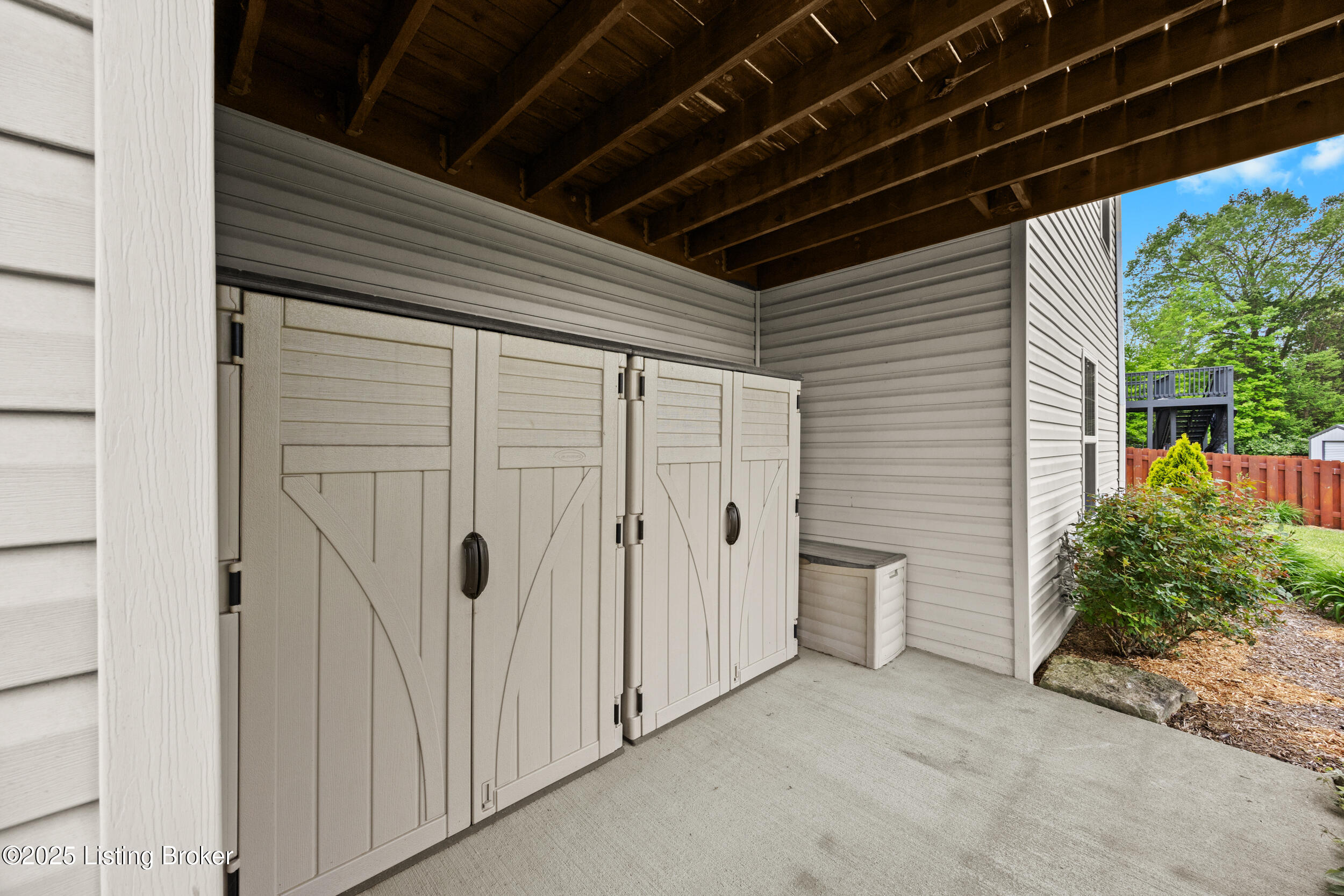 11502 Creek Brook Dr