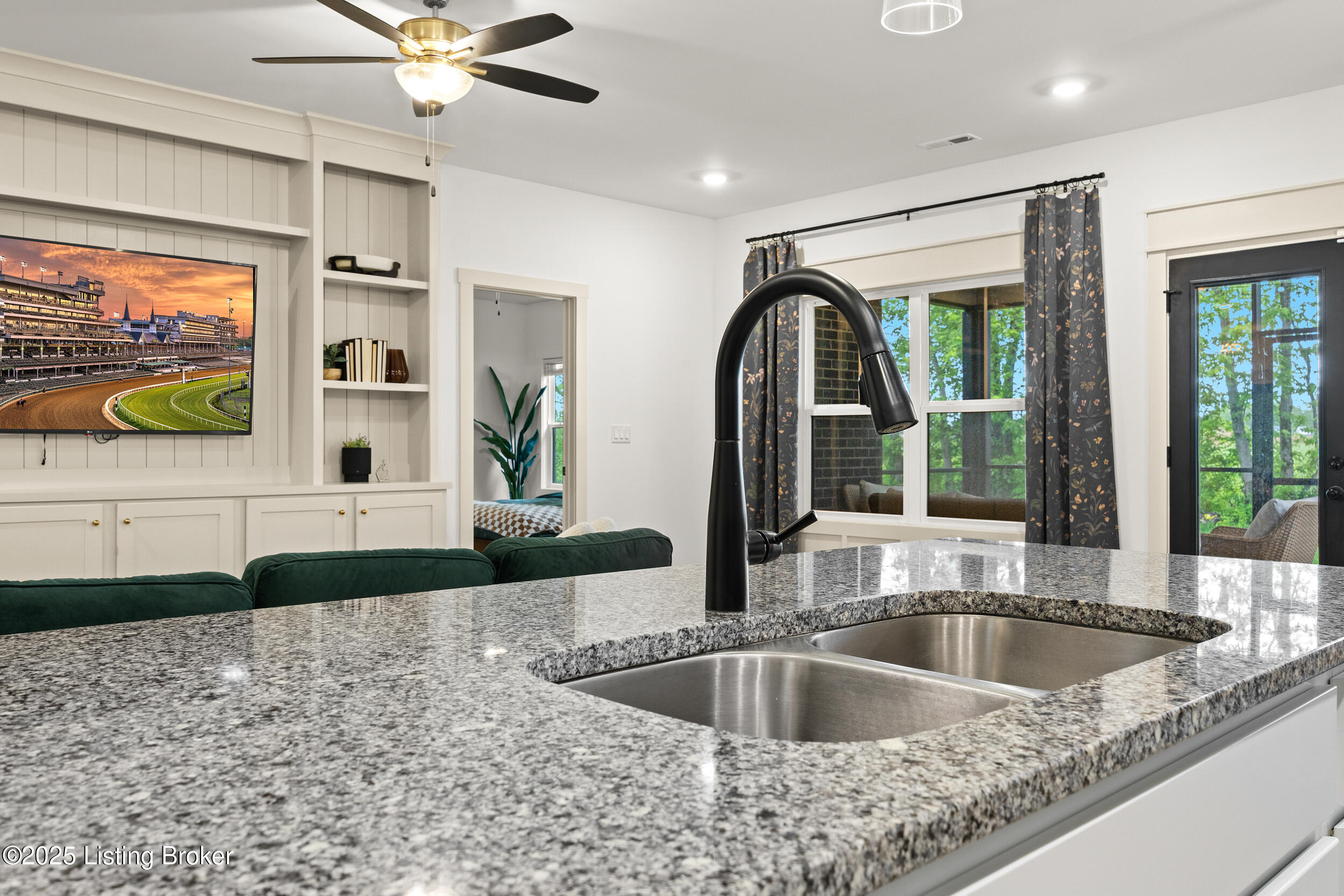 4698 Red Tail Ridge