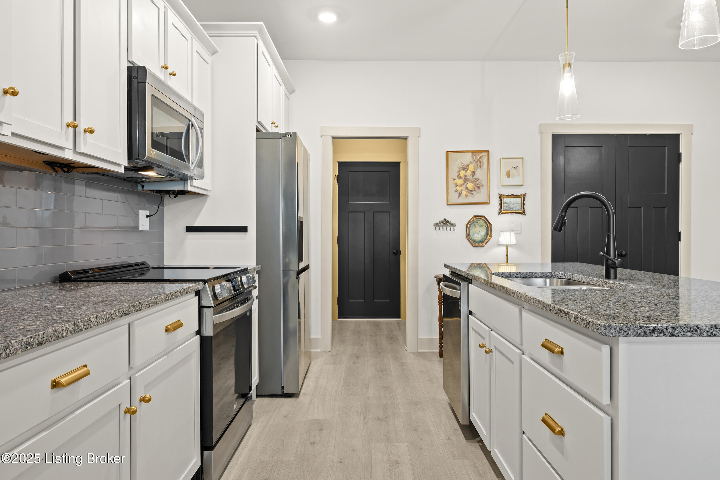 4698 Red Tail Ridge
