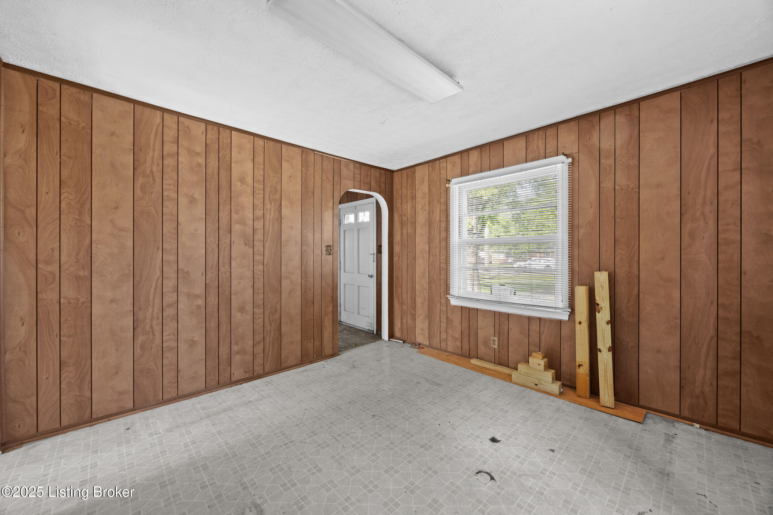 8613 Blue Lick Rd