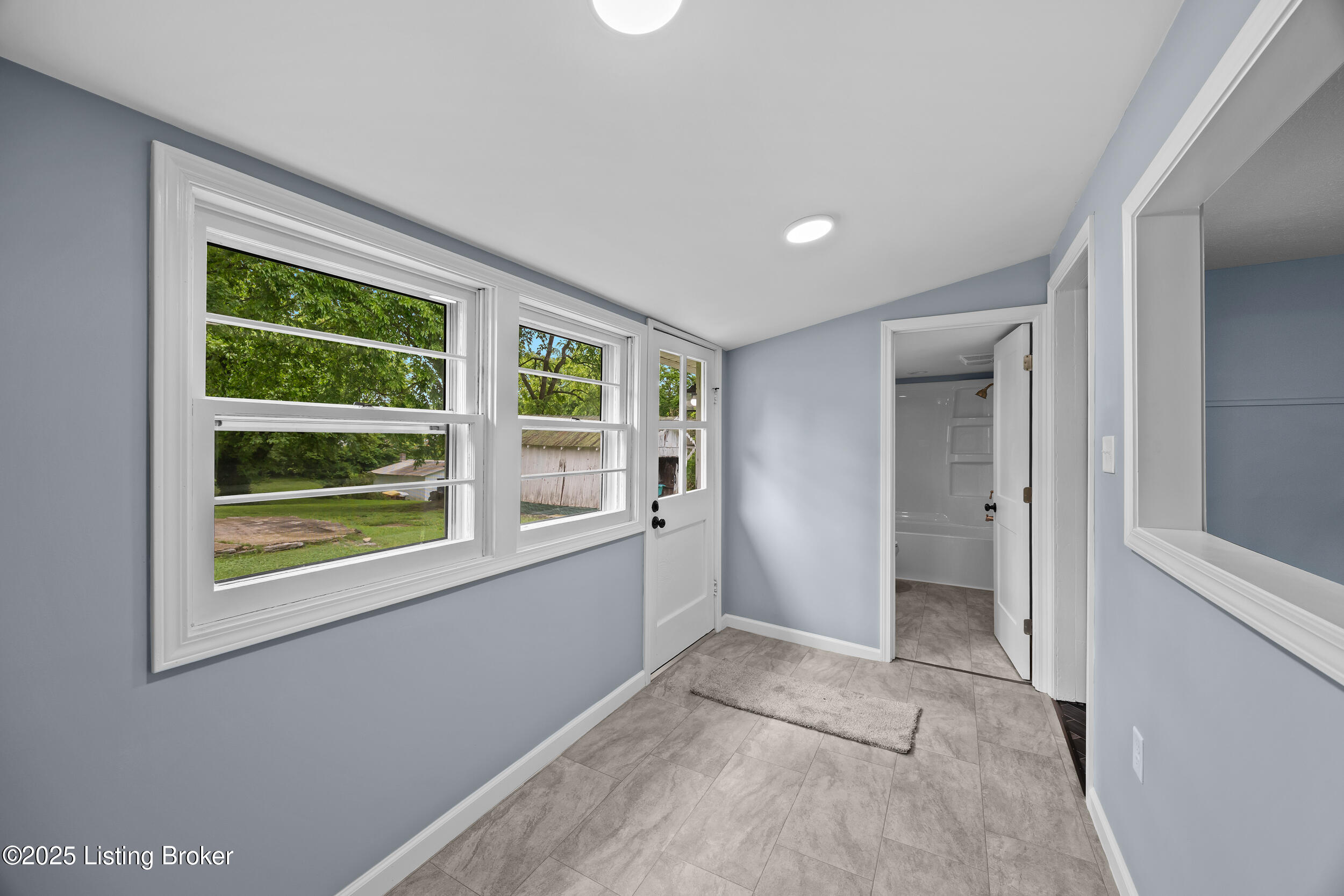 113 McKay Ave
