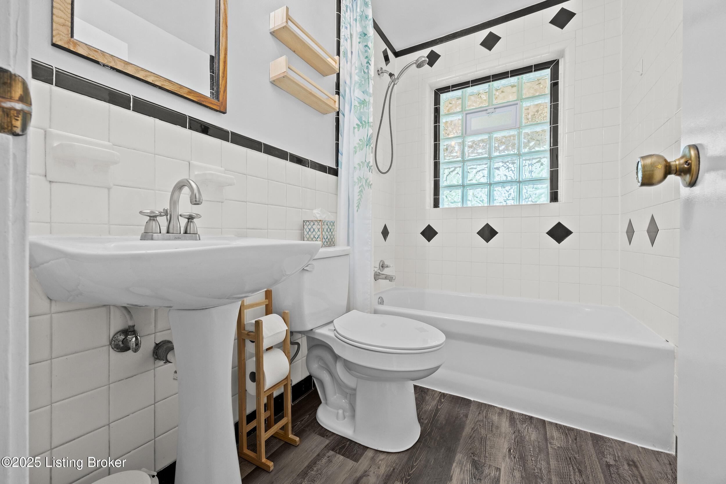 1109 Forrest View Dr