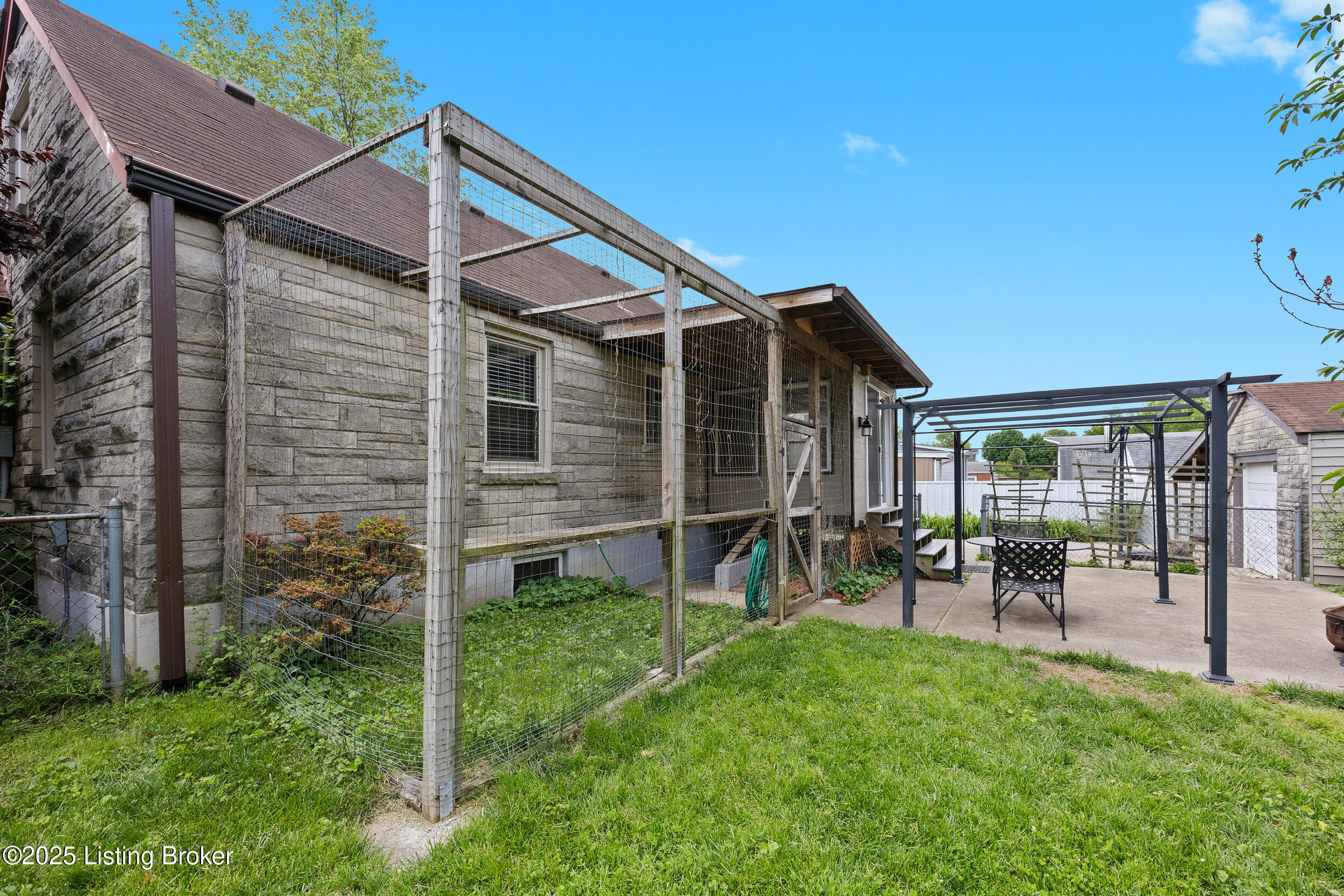 1109 Forrest View Dr