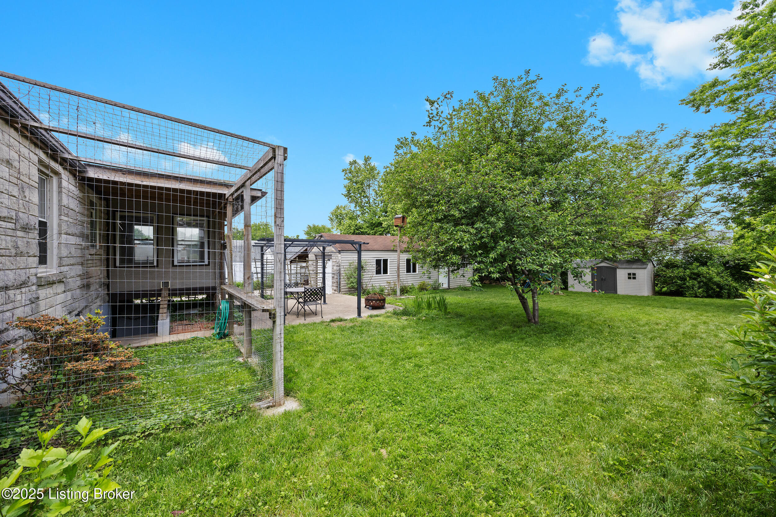 1109 Forrest View Dr