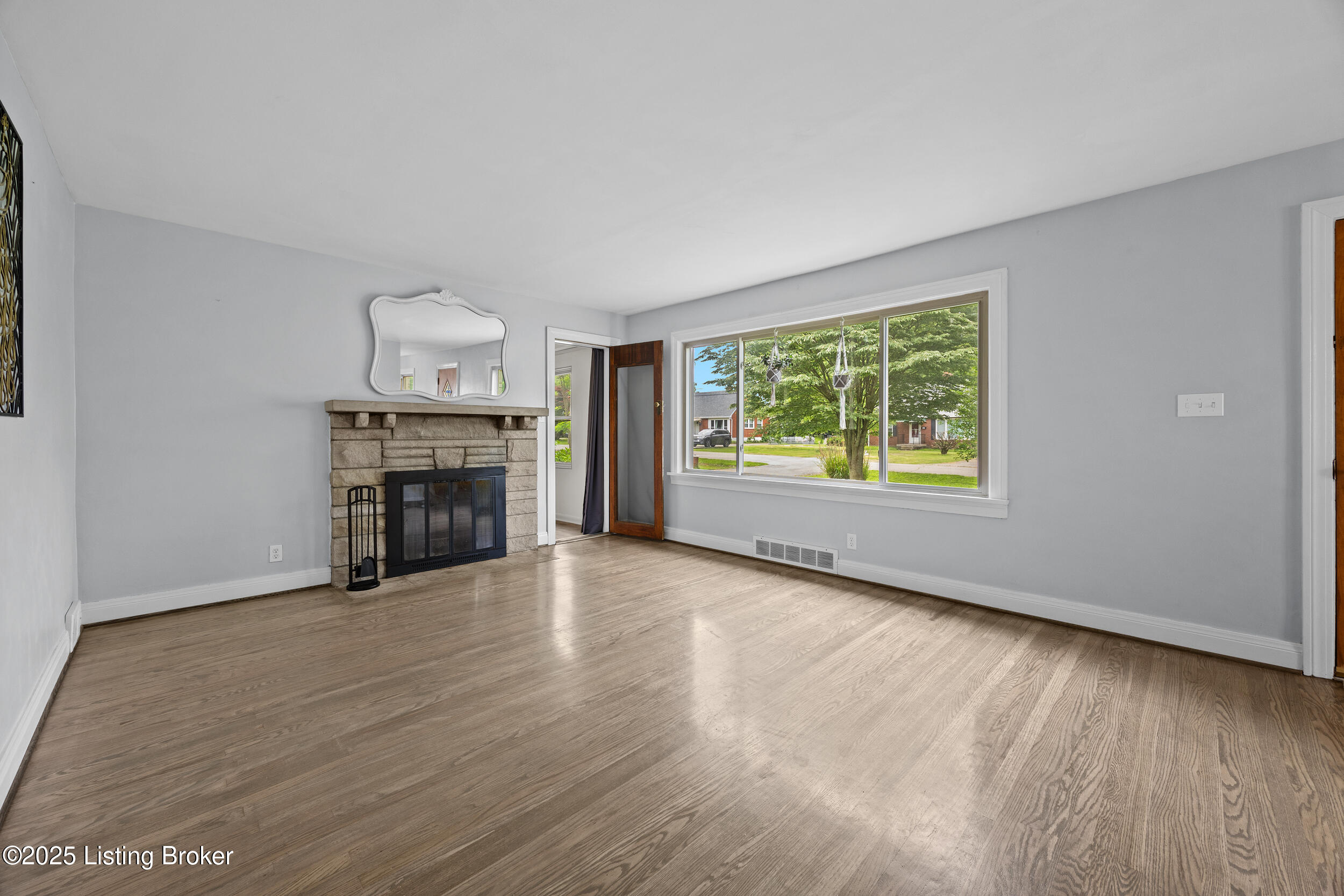 1109 Forrest View Dr