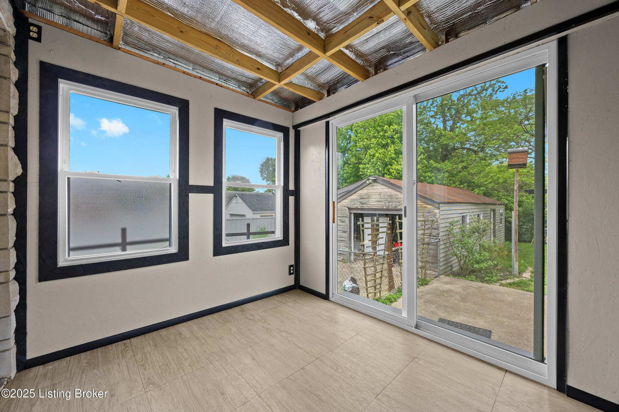 1109 Forrest View Dr