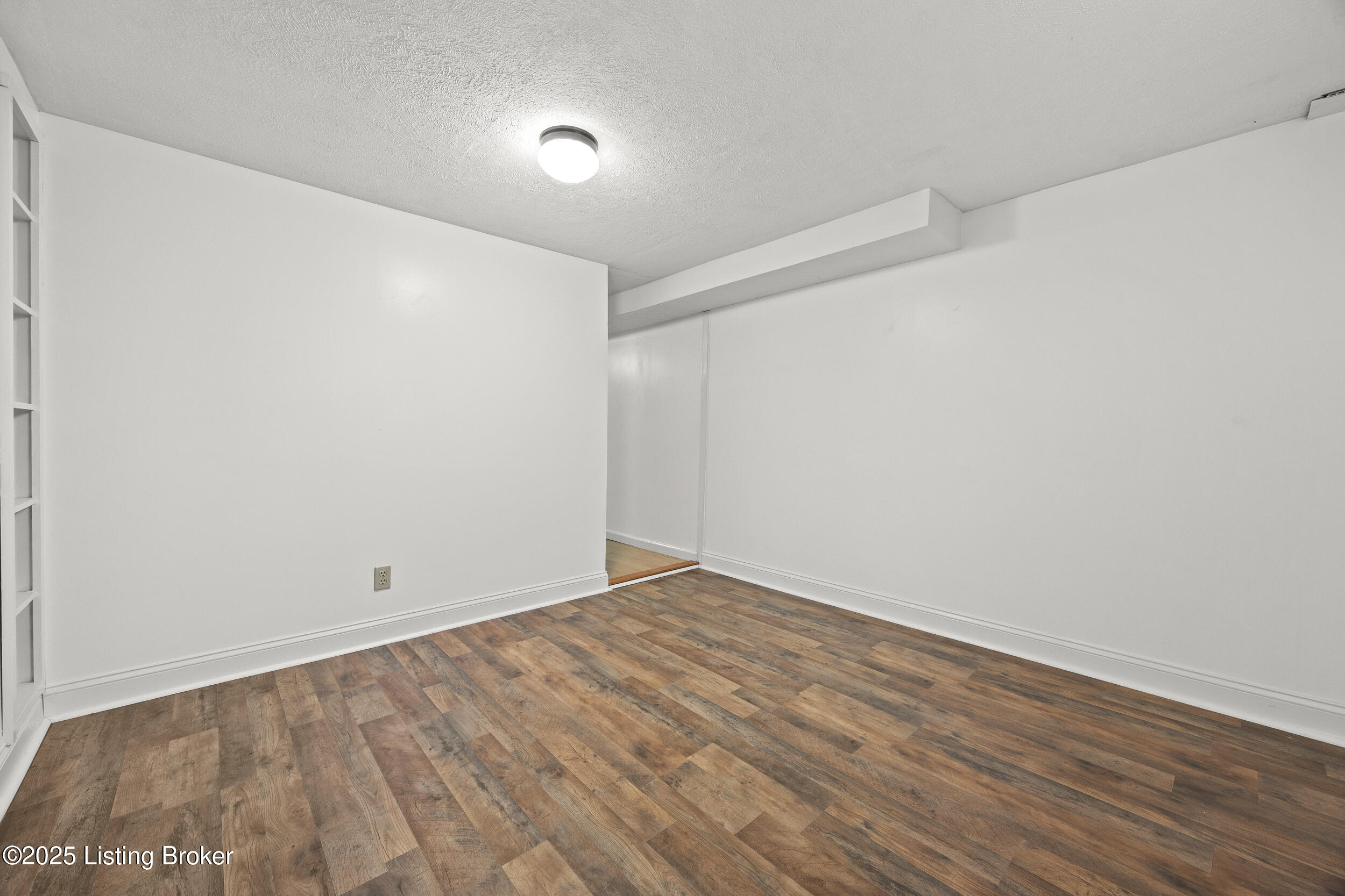 1109 Forrest View Dr