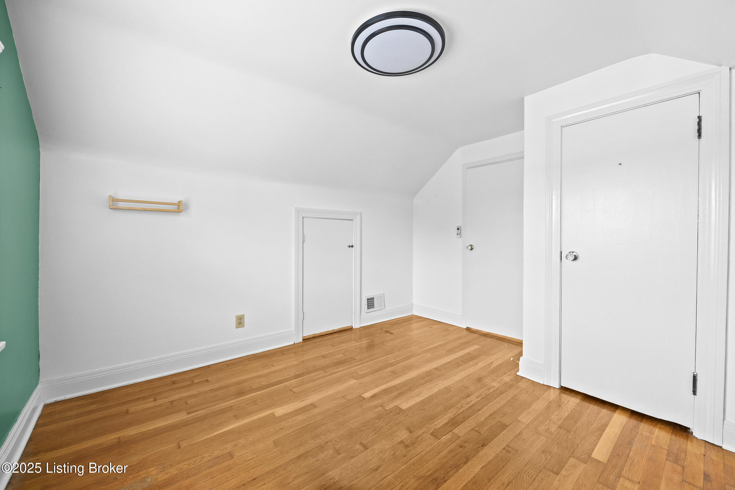 1109 Forrest View Dr