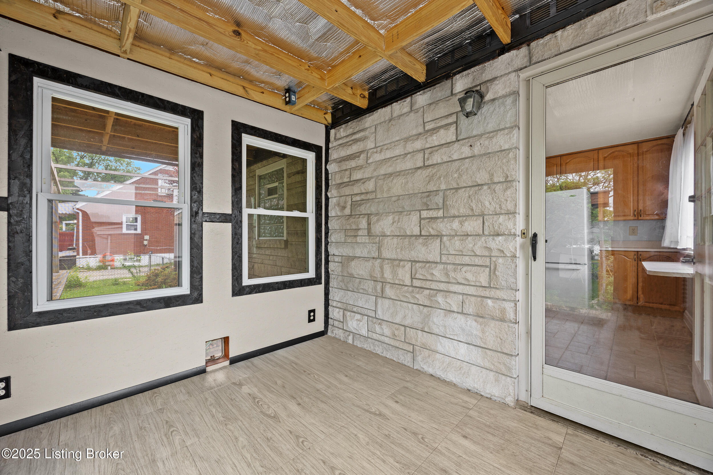 1109 Forrest View Dr