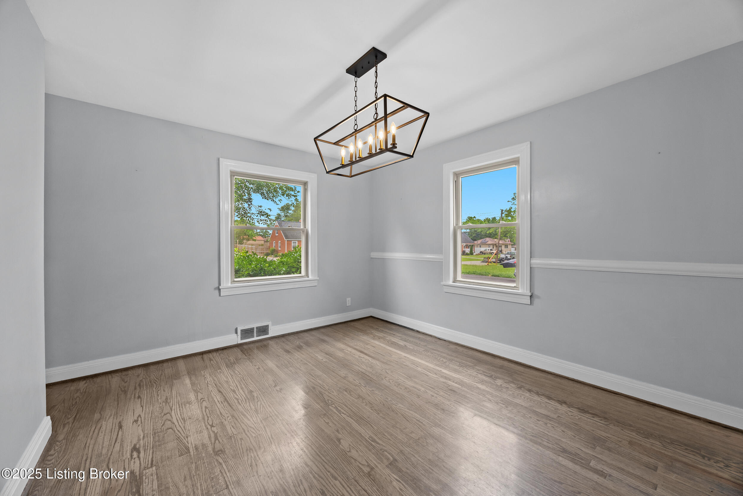 1109 Forrest View Dr