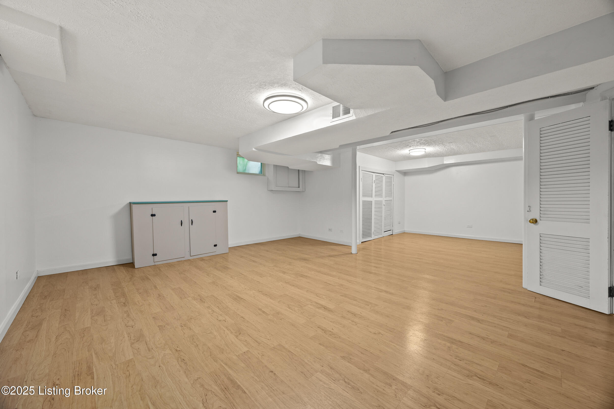 1109 Forrest View Dr