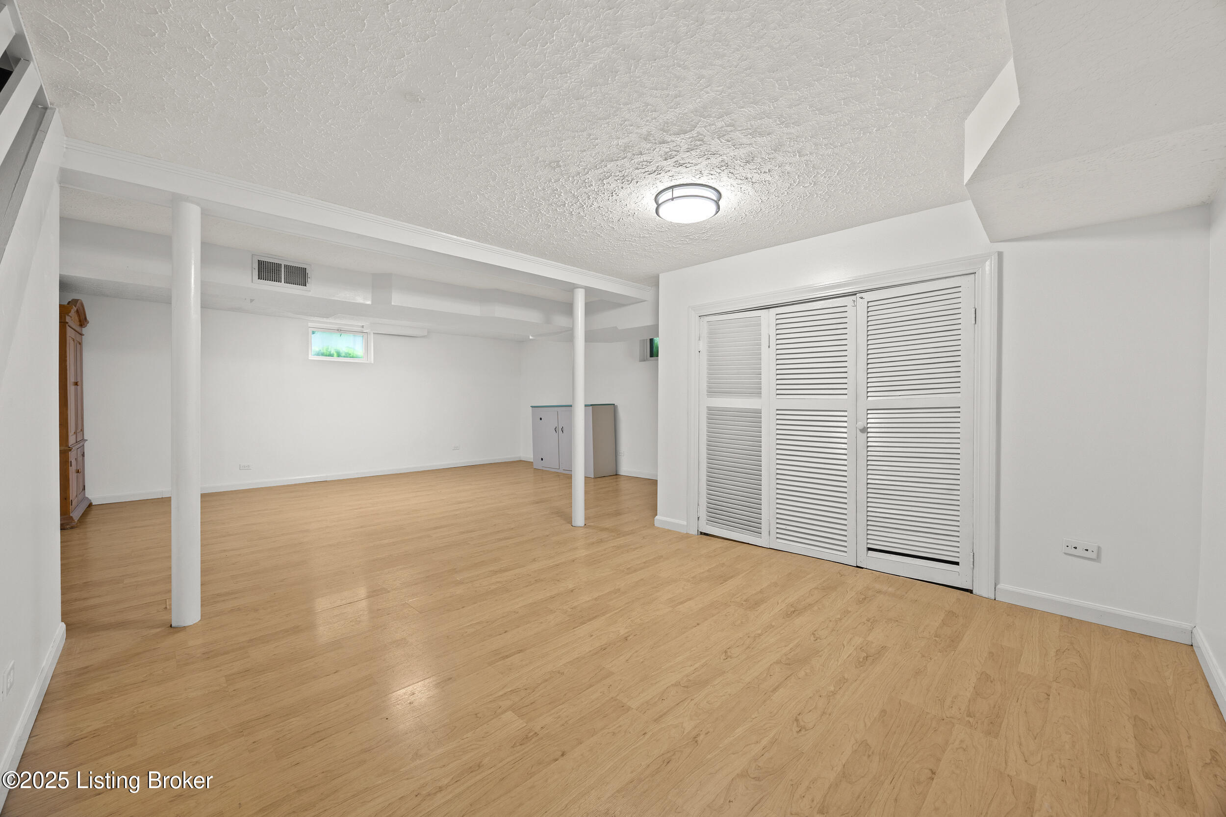 1109 Forrest View Dr