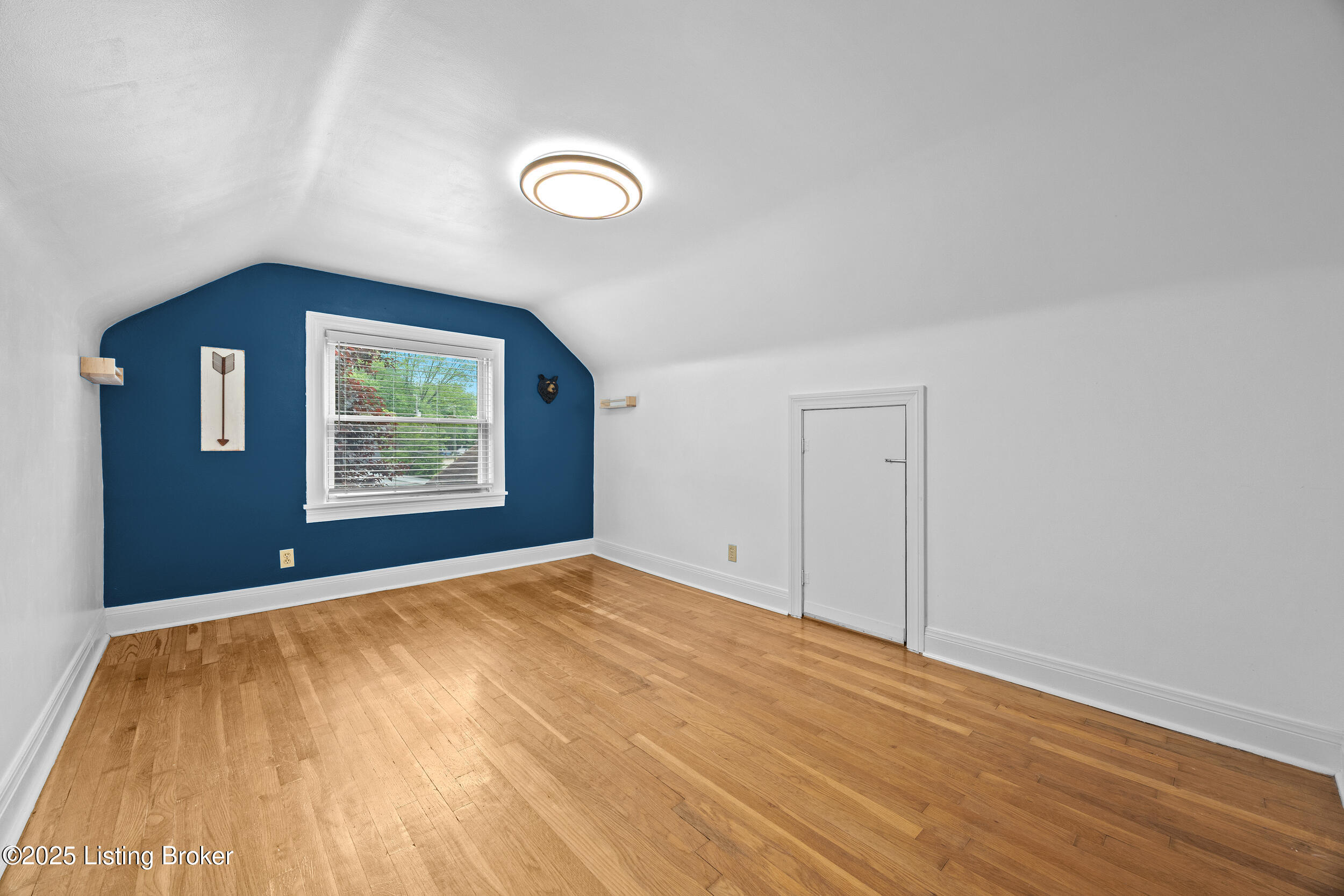 1109 Forrest View Dr