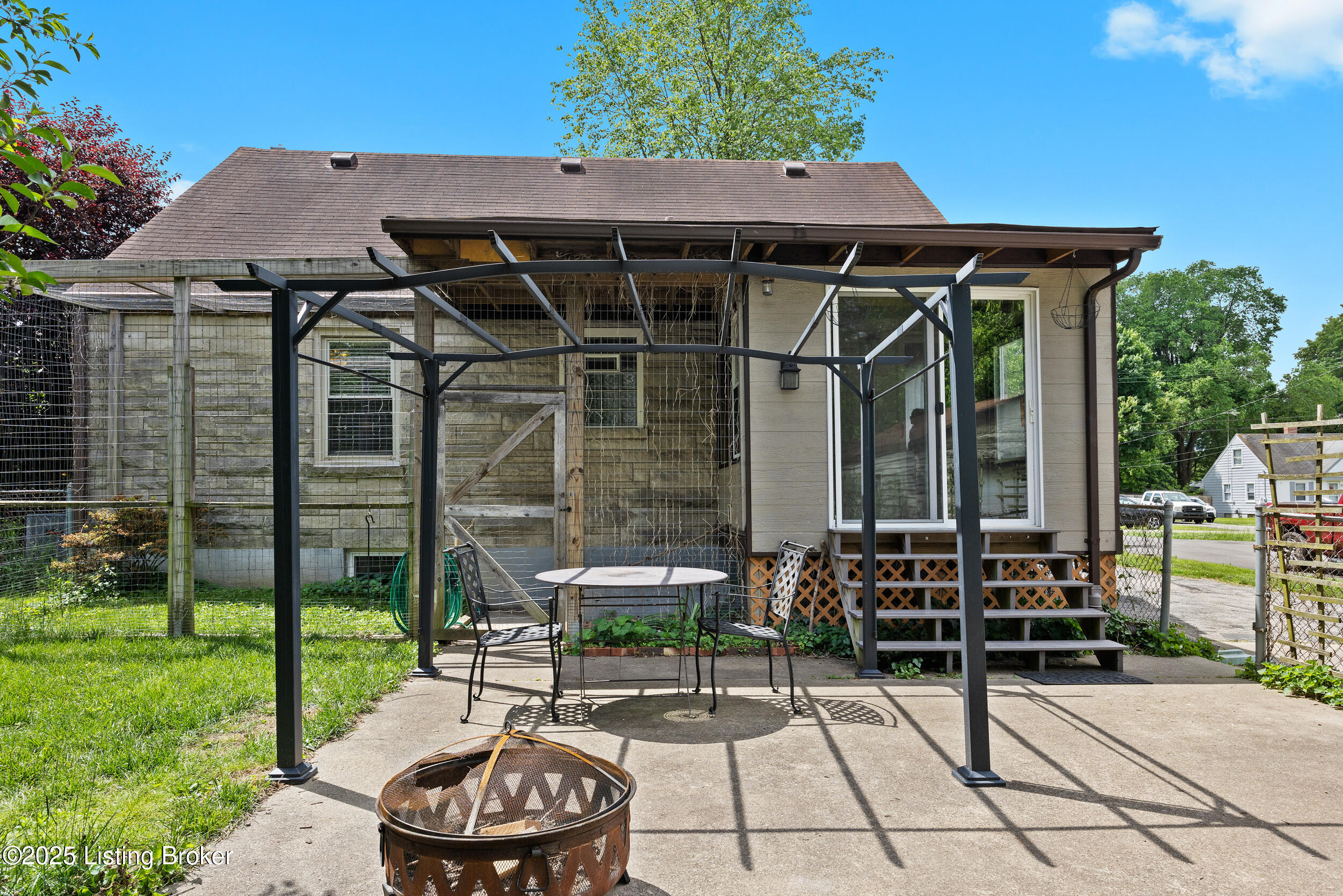 1109 Forrest View Dr