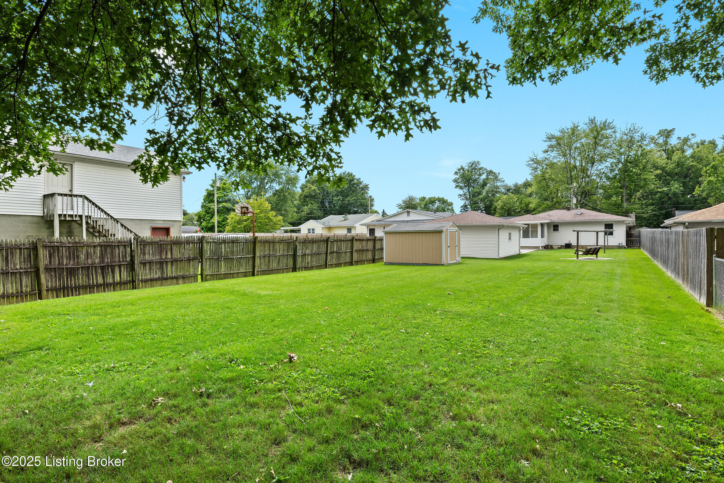 1112 Loretta St