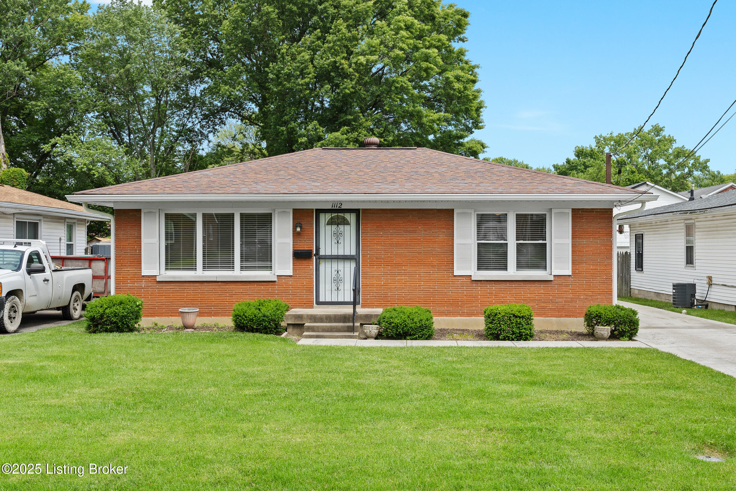 1112 Loretta St