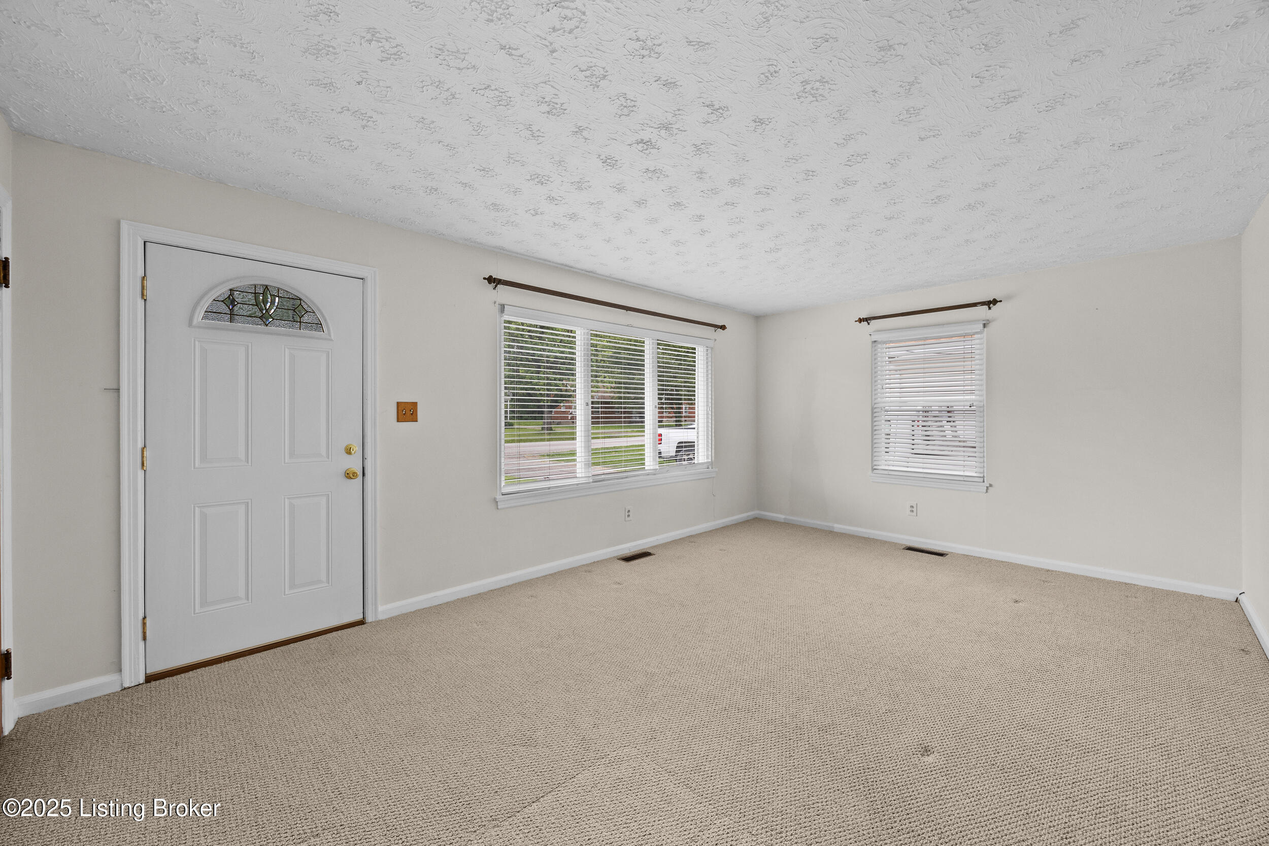 1112 Loretta St