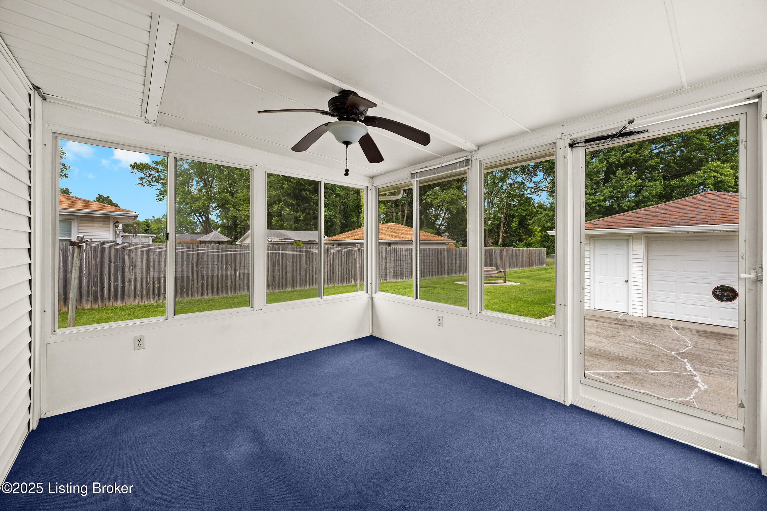 1112 Loretta St