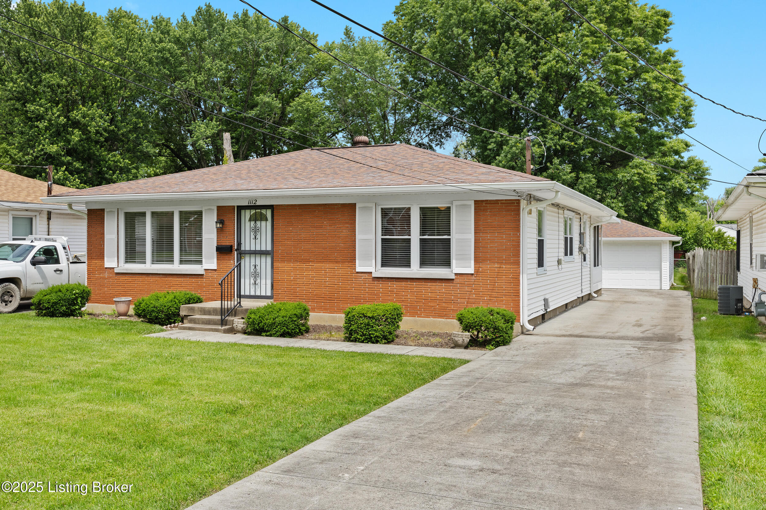 1112 Loretta St