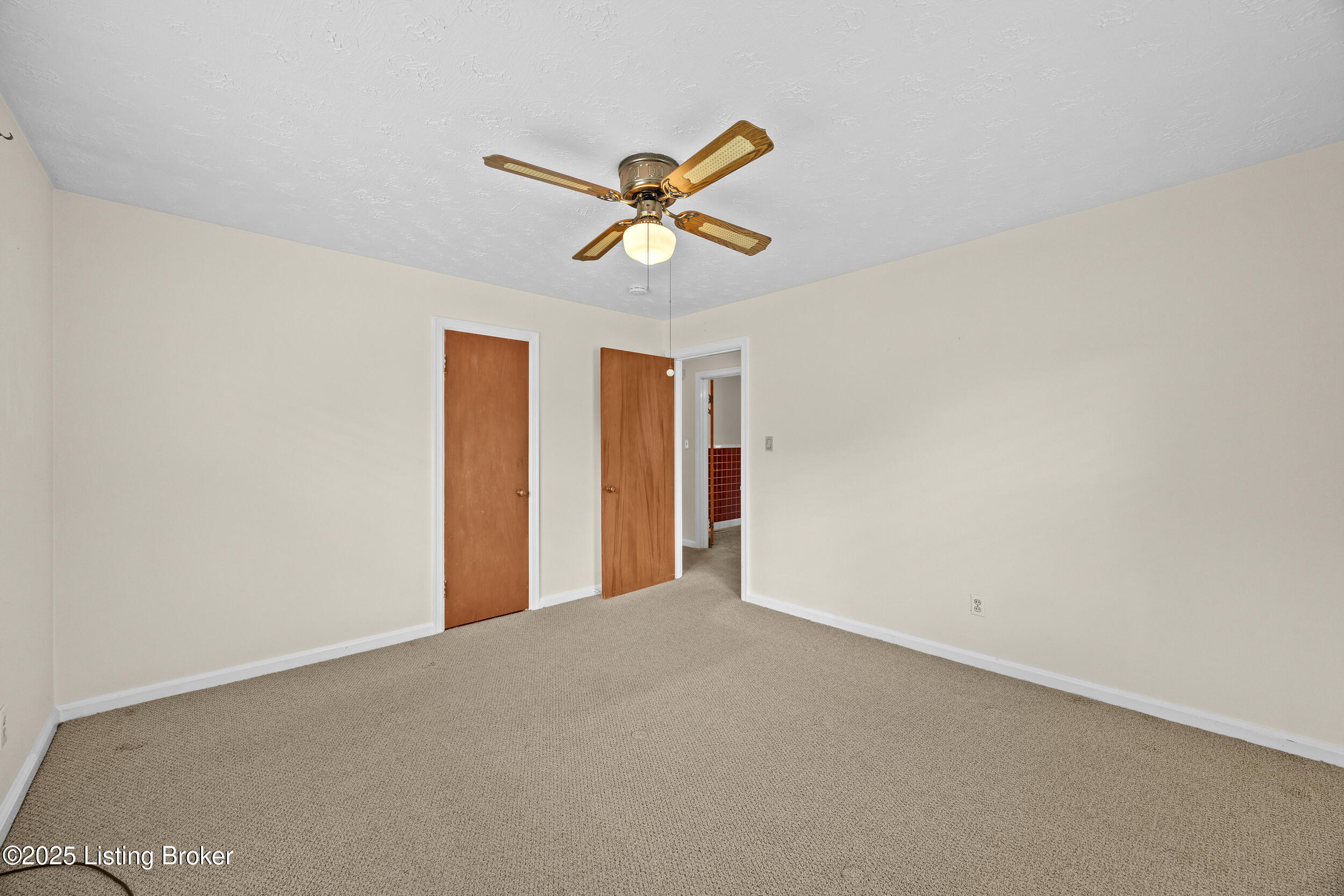 1112 Loretta St