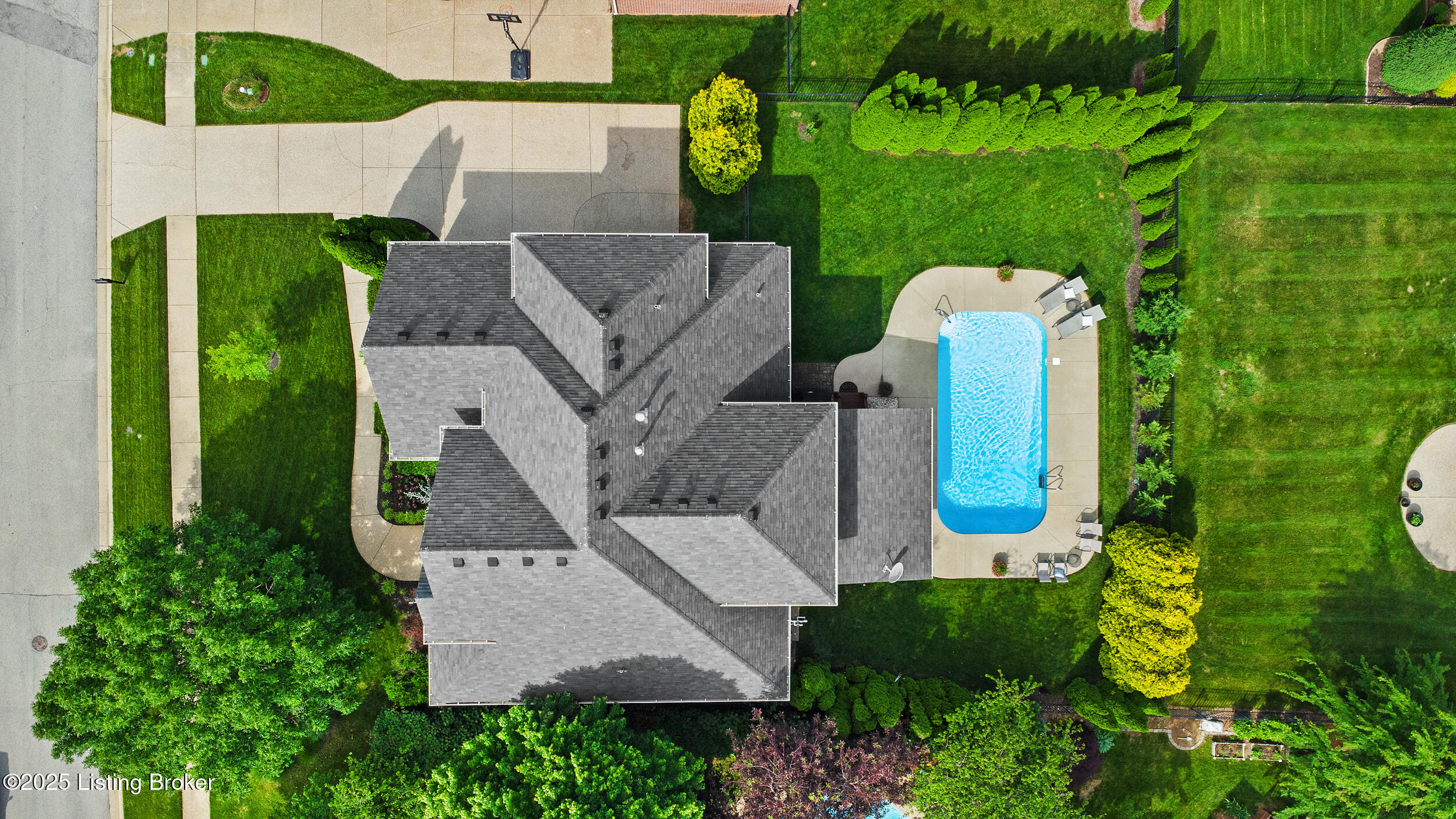 2208 Claymore Cir