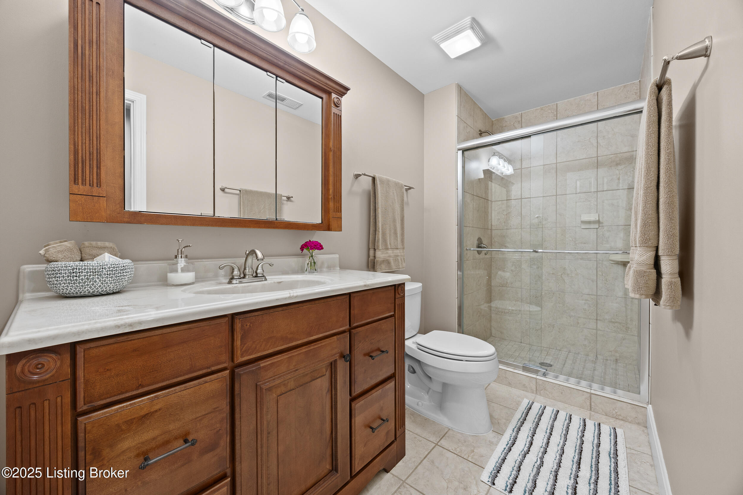 2208 Claymore Cir