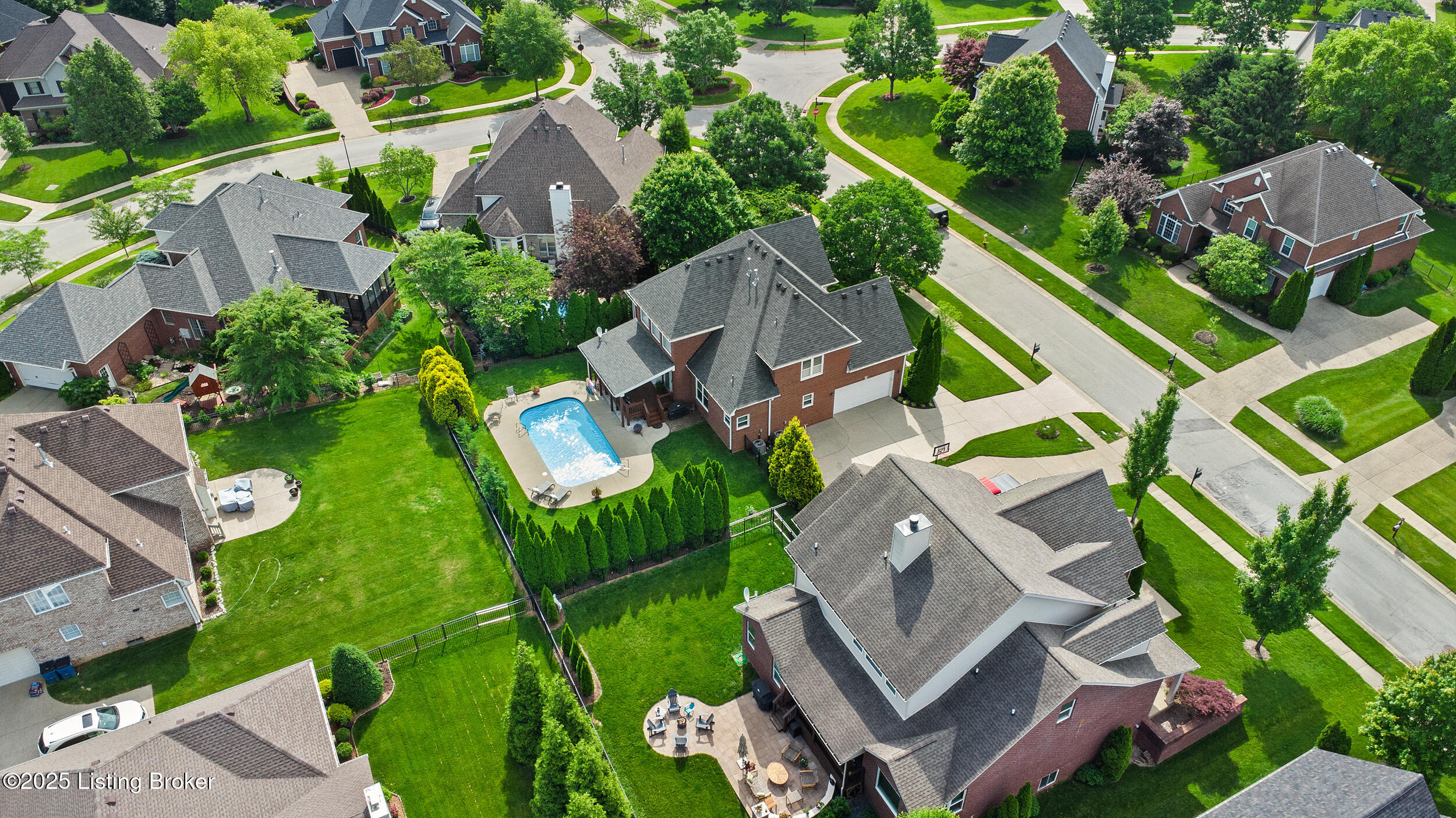 2208 Claymore Cir
