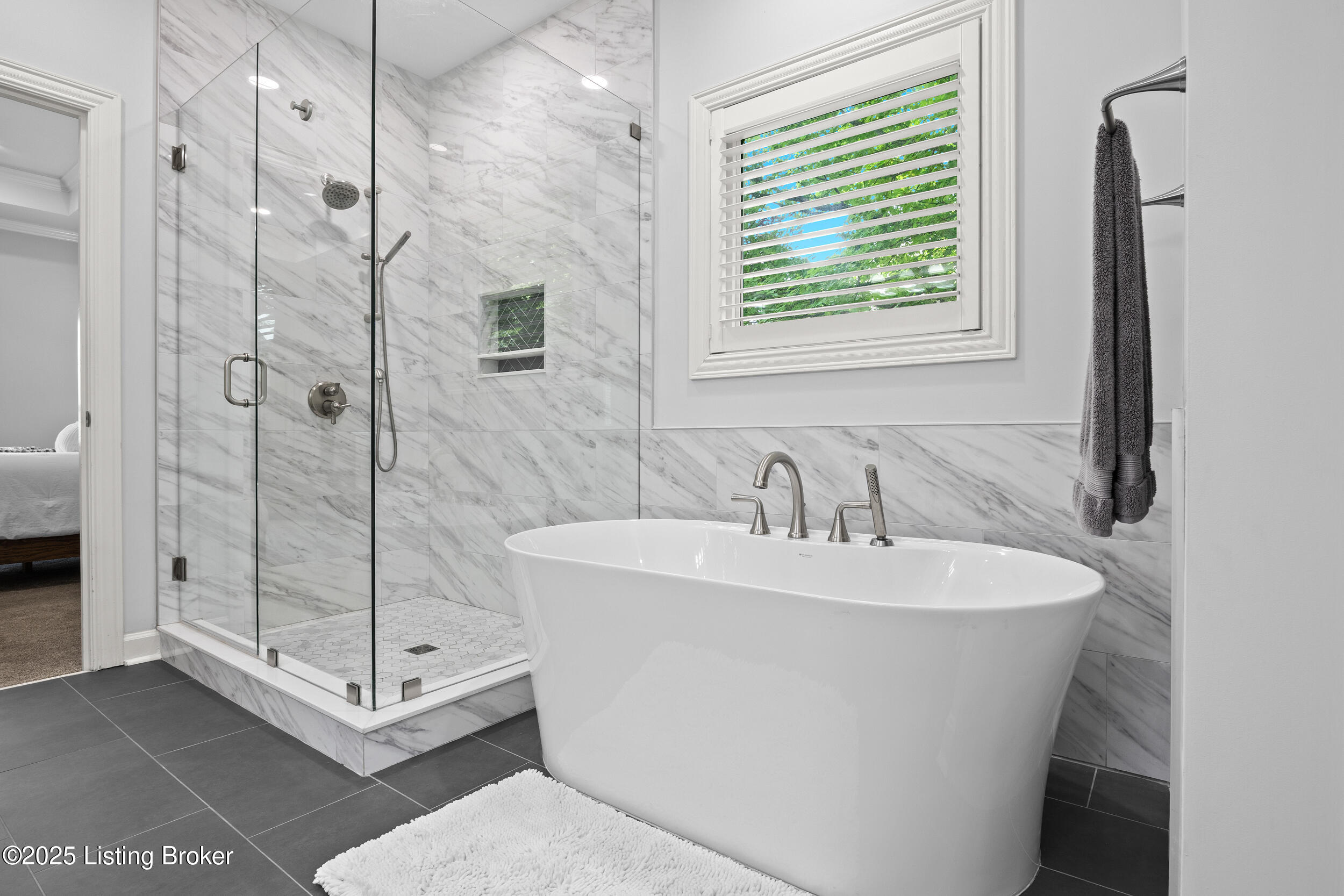 2208 Claymore Cir