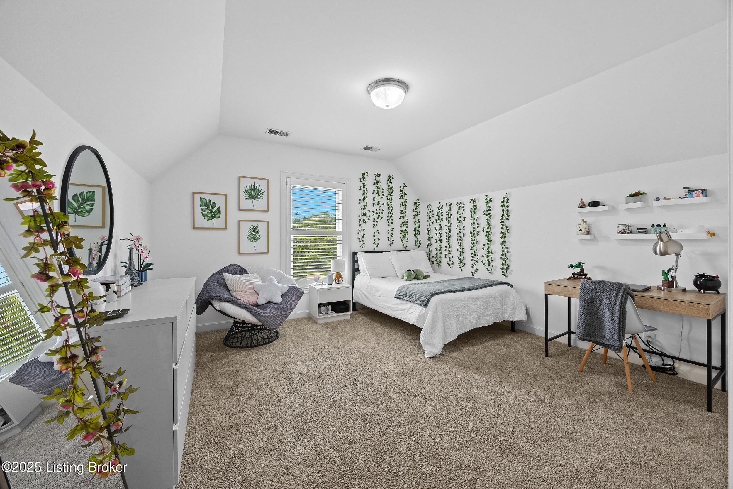 2208 Claymore Cir