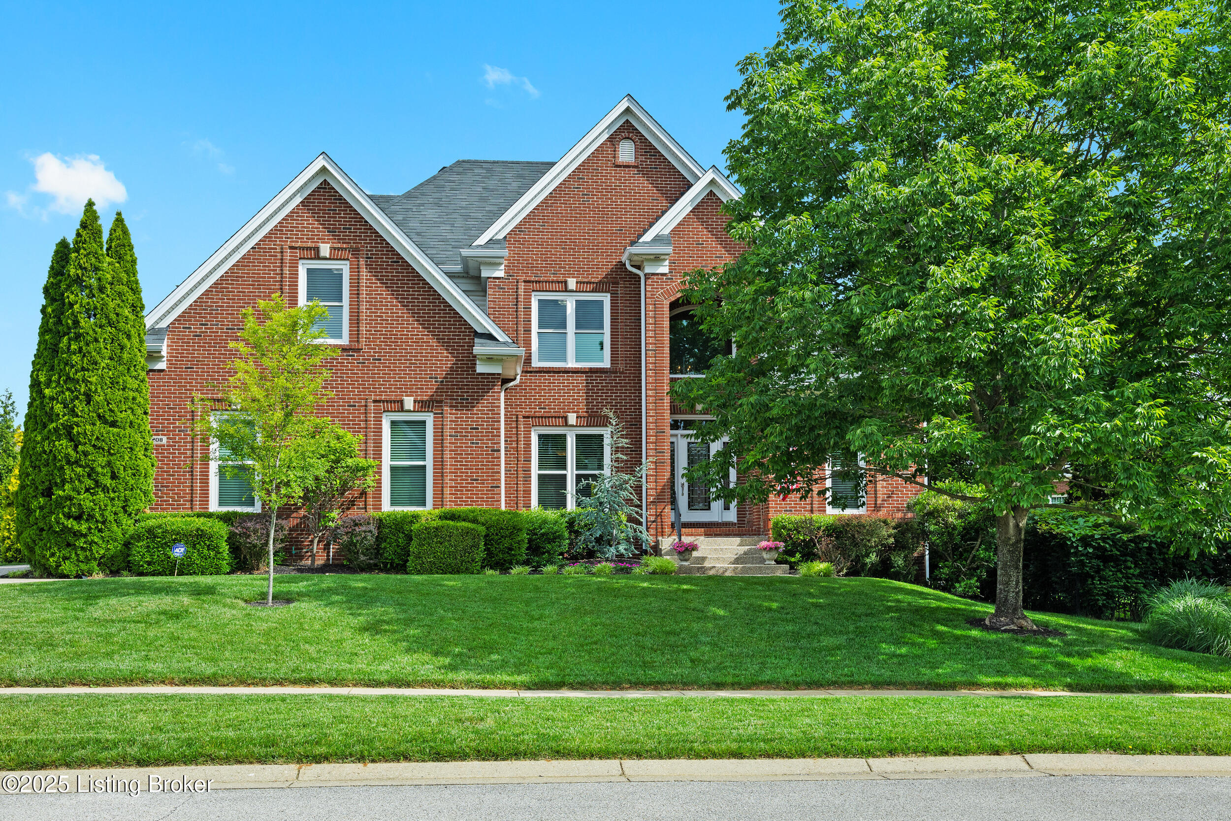 2208 Claymore Cir