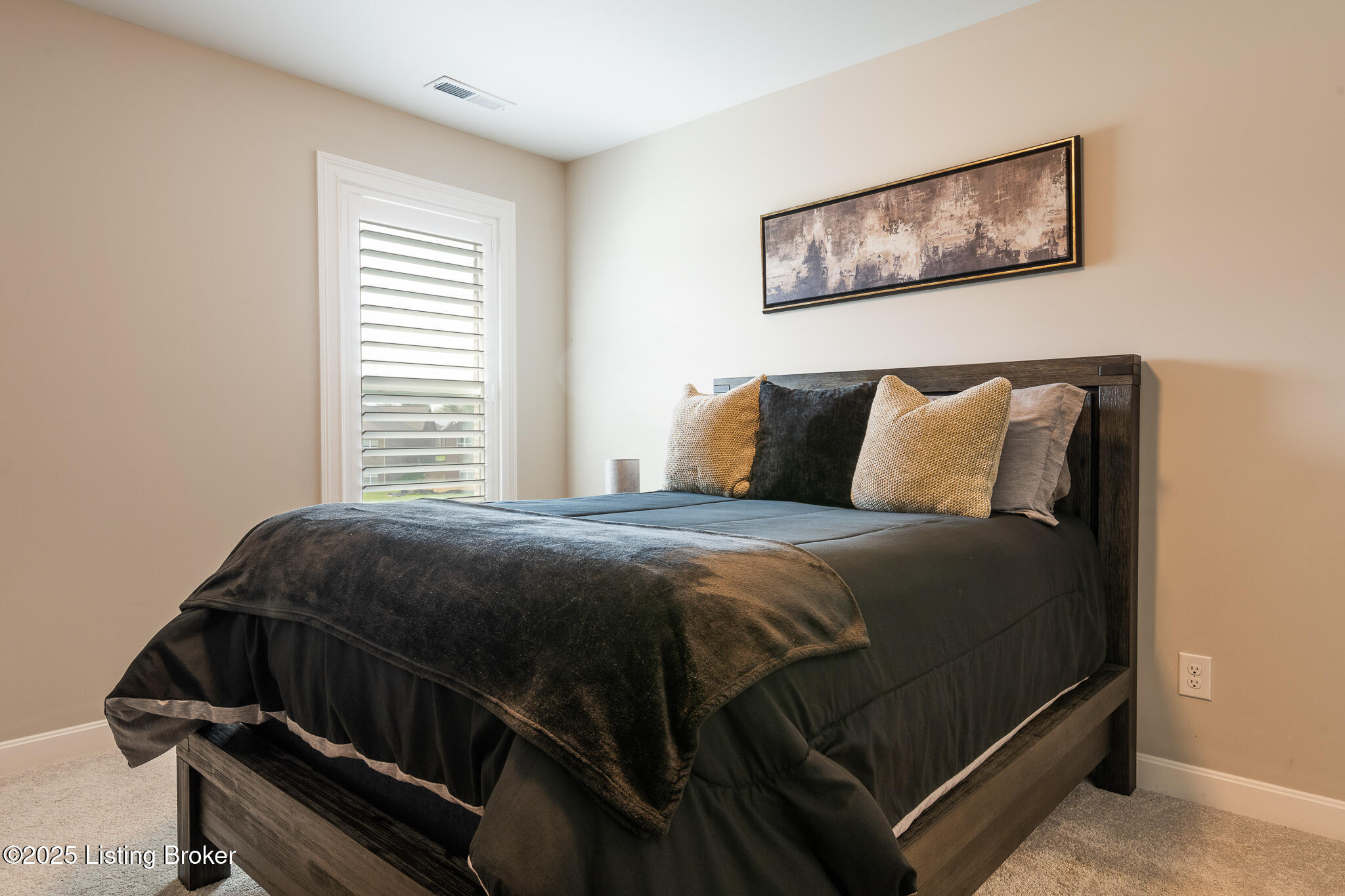 2004 Scenic Lakes Dr
