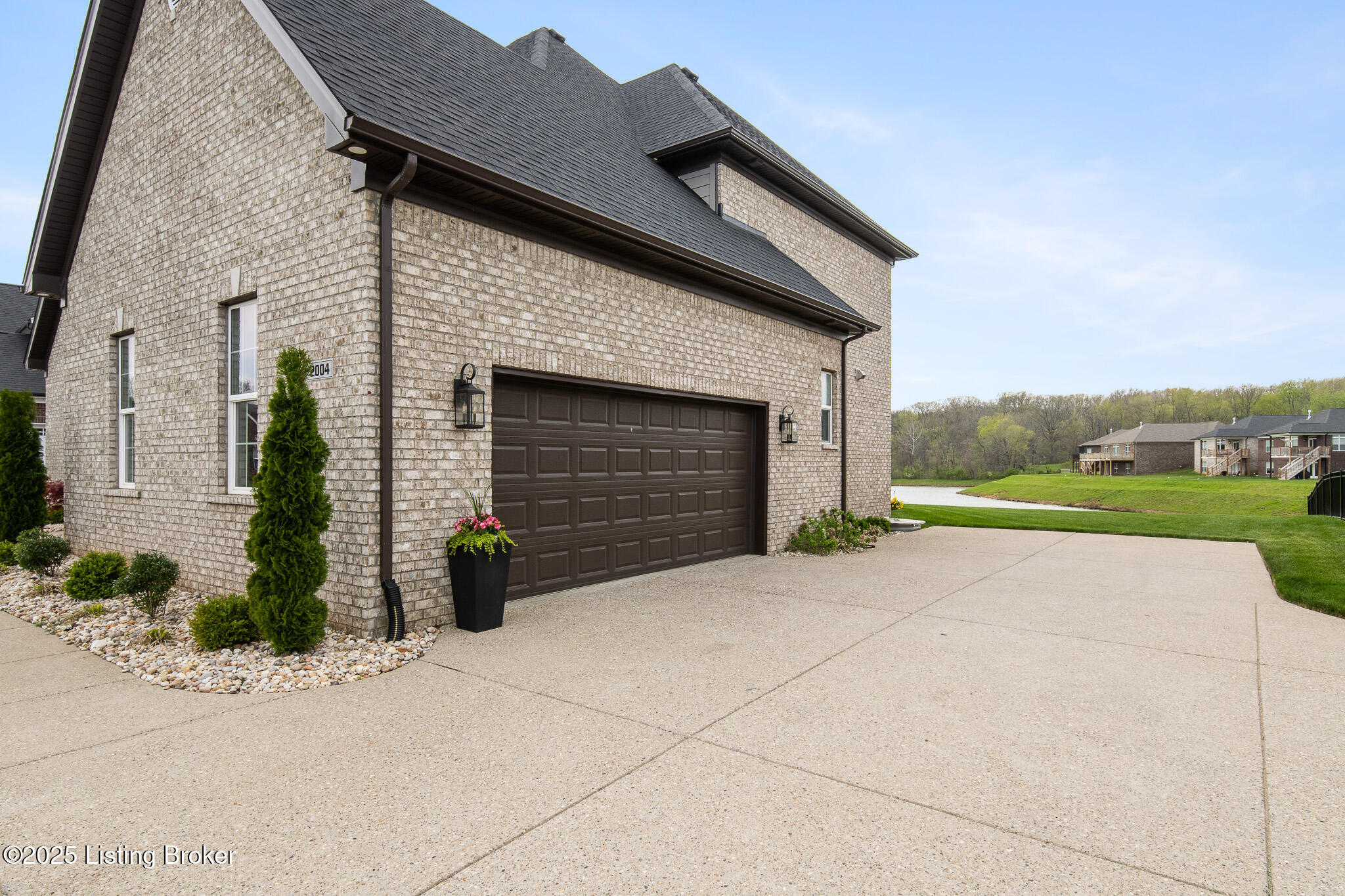 2004 Scenic Lakes Dr