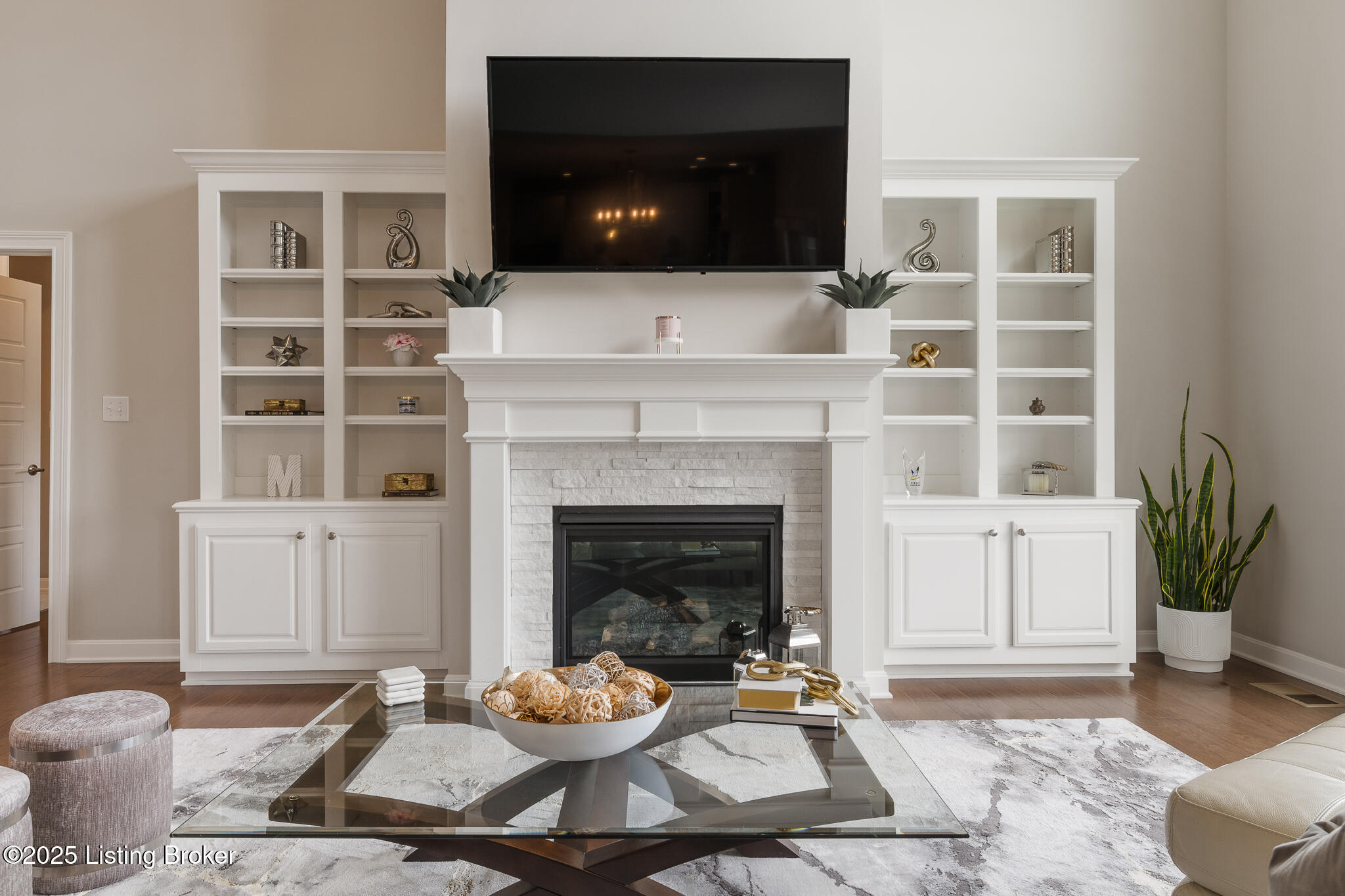 2004 Scenic Lakes Dr