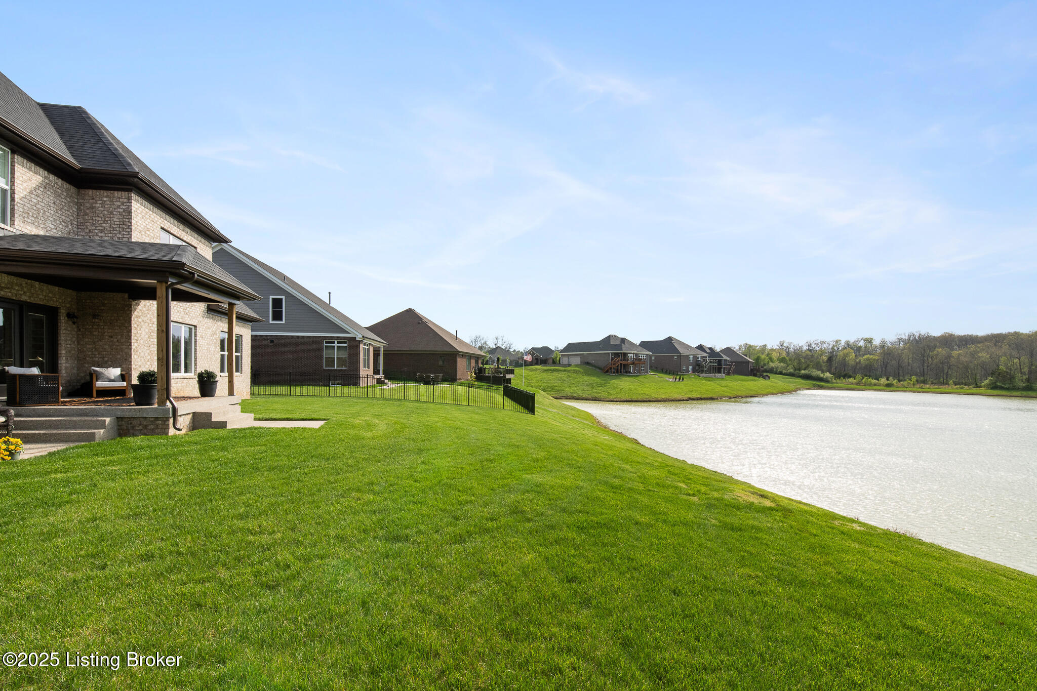2004 Scenic Lakes Dr