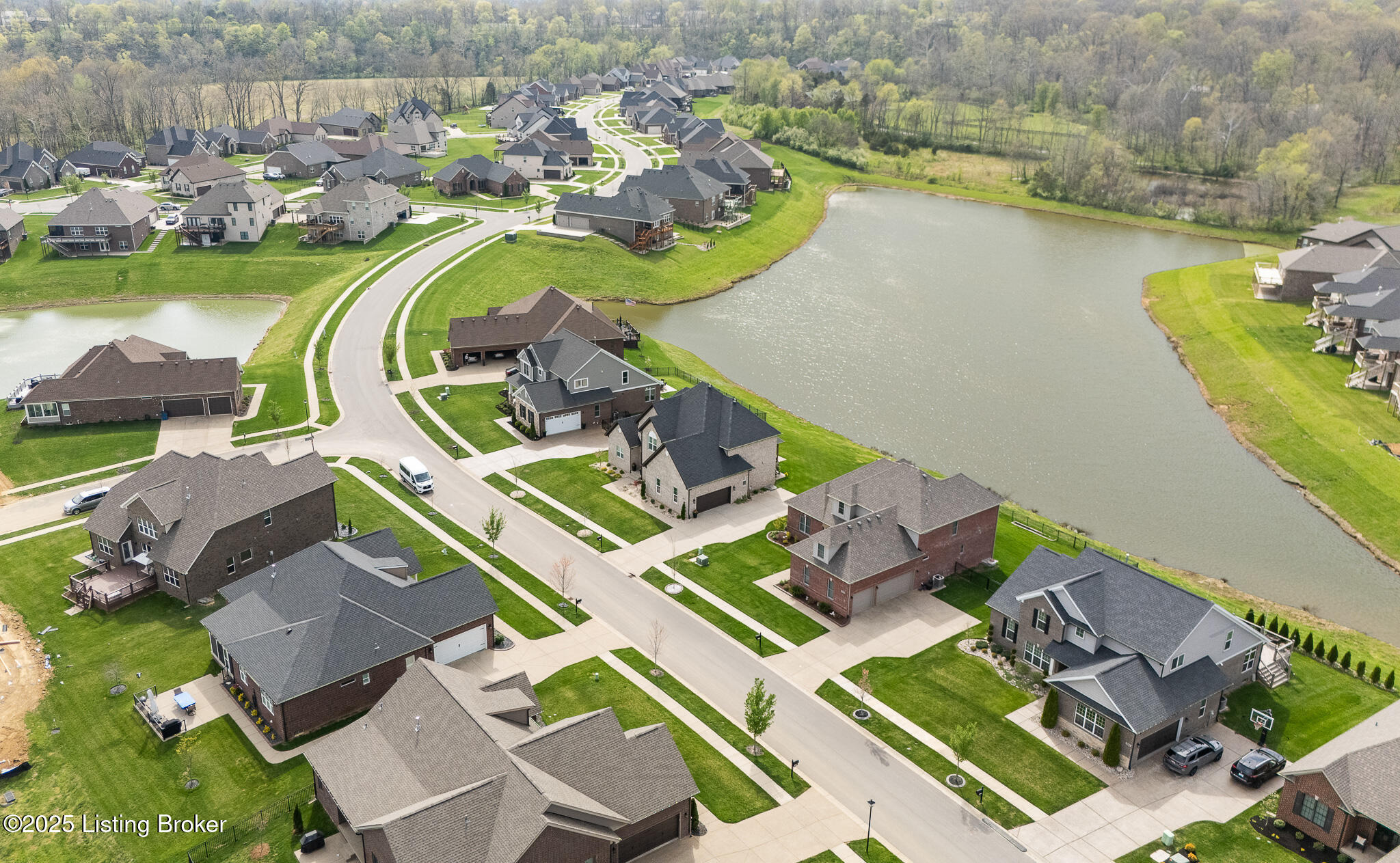 2004 Scenic Lakes Dr