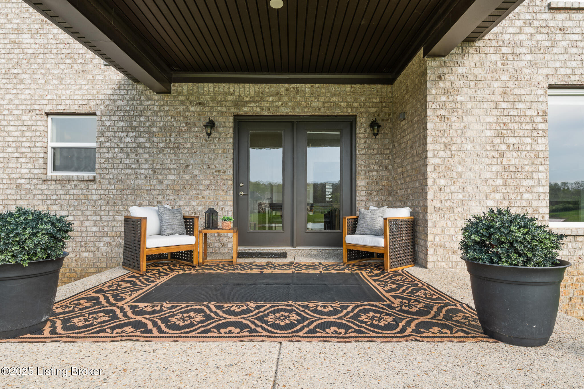 2004 Scenic Lakes Dr