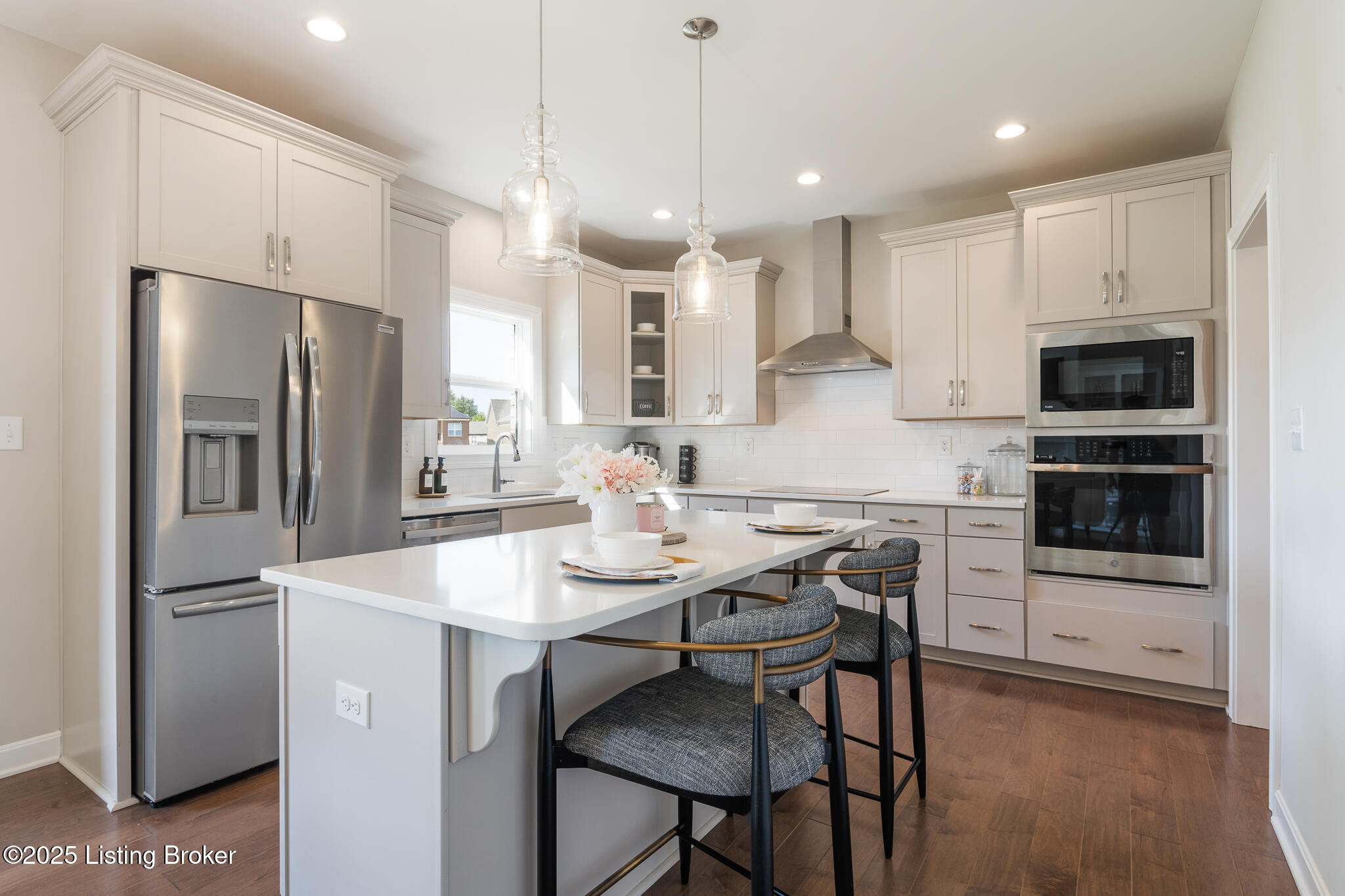 2004 Scenic Lakes Dr